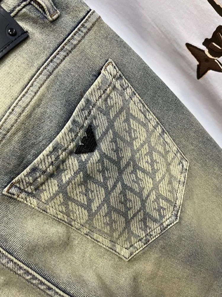 P180 Classic and versatile AMANI jeans. The back pockets are molded and customized with full-print logos. They are very label-like. The high-end leather tags are soul-like, retro, fashionable and modern, perfectly flaunting the brand’s identity! High-grade imported denim raw-color fabrics are supplied to customers. Pure 14oz denim fabrics from Okayama, Japan are specially selected. The heavy-duty environmentally friendly plant enzyme washing process makes the fabrics perfectly transformed and sublimated. The texture has a light retro color, which enriches the overall vision! The classic SLIM tailoring version has impeccable upper body effect. It can be matched with any top in the wardrobe. It is suitable for both business and leisure. It is suitable for various daily wear. The upper body is full of style. It is an invincible and versatile product. It is a must-have type for quality control! Color: Picture color Size: M-XXL