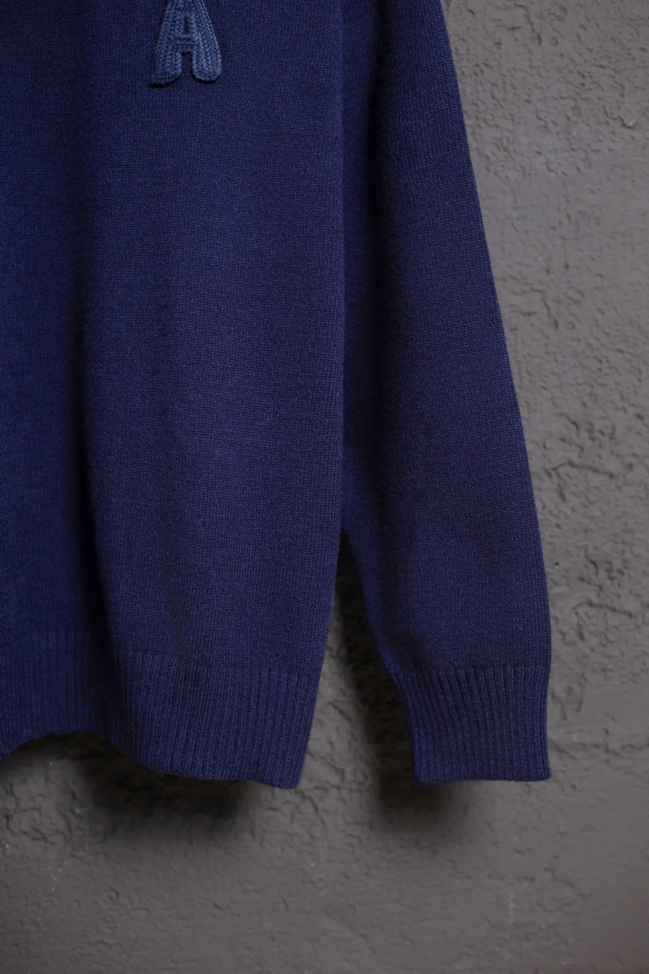 P170 AMI's new classic love chapter crew neck sweater, the highest version, supports comparison, color: royal blue, size: S-XL