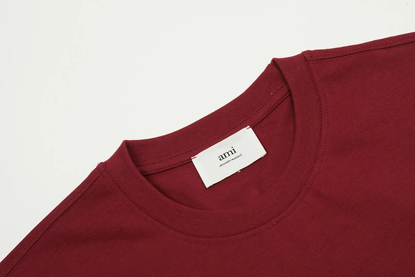 Ami Amy 2024ss autumn classic small embroidered love short sleeves ✅240G Xinjiang long-staple cotton top double yarn, shrinkage rate controlled at 2%, export-grade solid color quality, truly not easy to deform, shrink, and not fade ✅Maximum size can be worn 230 pounds, no pressure to export to Europe and the United States, size S-XL Color: 7 colors, white, black, gray, sky blue, navy, sapphire blue, dark green, coffee, brown, apricot Egg yolk, wine red, meat powder, taro purple