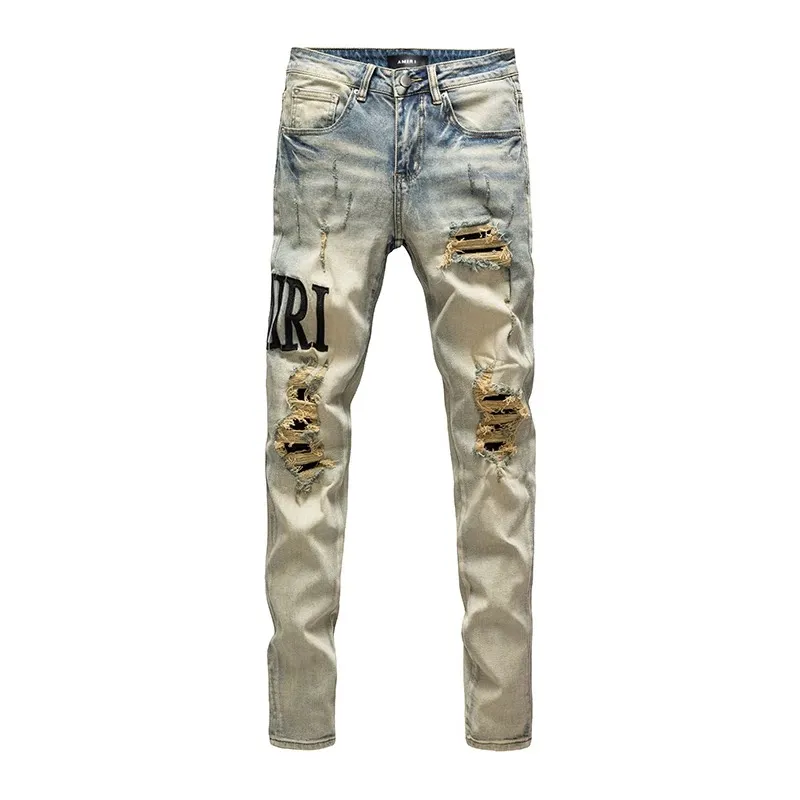 #N11 P246💰 (Top version) AMIRI hot-selling high street jeans, slim-fit stretch washed knife-cut trousers for men, AMIRI amiri is transliterated as Emil, which is the name of the founder. Mike Amiri, the founder of amiri, grew up in Los Angeles, USA. He was influenced by local street culture and Punk Rock since childhood, so he founded the amiri brand named after himself. A variety of trendy clothing meets the needs of different trendy players. Amiri clothing has novel and unique styles and is a well-known street brand in the United States. The styles and styles of many clothes are loved by many street photographers. The various clothing styles meet the dressing needs of different people, show their unique temperament, and show the trend of dressing. amiri's jeans are relatively famous. Not only do they have many styles, but the quality of the jeans is also very good. Many celebrities have also worn amiri brand jeans. Color: Picture color Size: 28, 30, 32, 34, 36 28 30 32 34 36 Waist 71 76 81 86 91 Qianlang 26.5 27.5 28.5 29.5 30.5 Hou Lang 37 38 39 40 41 Foot 14 14.8 15.6 16.4 17.2 Foreign Minister 100 102 104 106 107