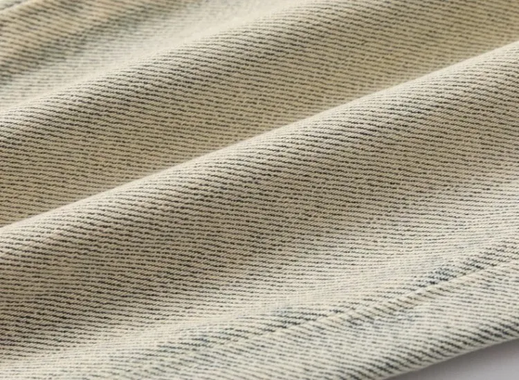 #N11 P246💰 (Top version) AMIRI hot-selling high street jeans, slim-fit stretch washed knife-cut trousers for men, AMIRI amiri is transliterated as Emil, which is the name of the founder. Mike Amiri, the founder of amiri, grew up in Los Angeles, USA. He was influenced by local street culture and Punk Rock since childhood, so he founded the amiri brand named after himself. A variety of trendy clothing meets the needs of different trendy players. Amiri clothing has novel and unique styles and is a well-known street brand in the United States. The styles and styles of many clothes are loved by many street photographers. The various clothing styles meet the dressing needs of different people, show their unique temperament, and show the trend of dressing. amiri's jeans are relatively famous. Not only do they have many styles, but the quality of the jeans is also very good. Many celebrities have also worn amiri brand jeans. Color: Picture color Size: 28, 30, 32, 34, 36 28 30 32 34 36 Waist 71 76 81 86 91 Qianlang 26.5 27.5 28.5 29.5 30.5 Hou Lang 37 38 39 40 41 Foot 14 14.8 15.6 16.4 17.2 Foreign Minister 100 102 104 106 107
