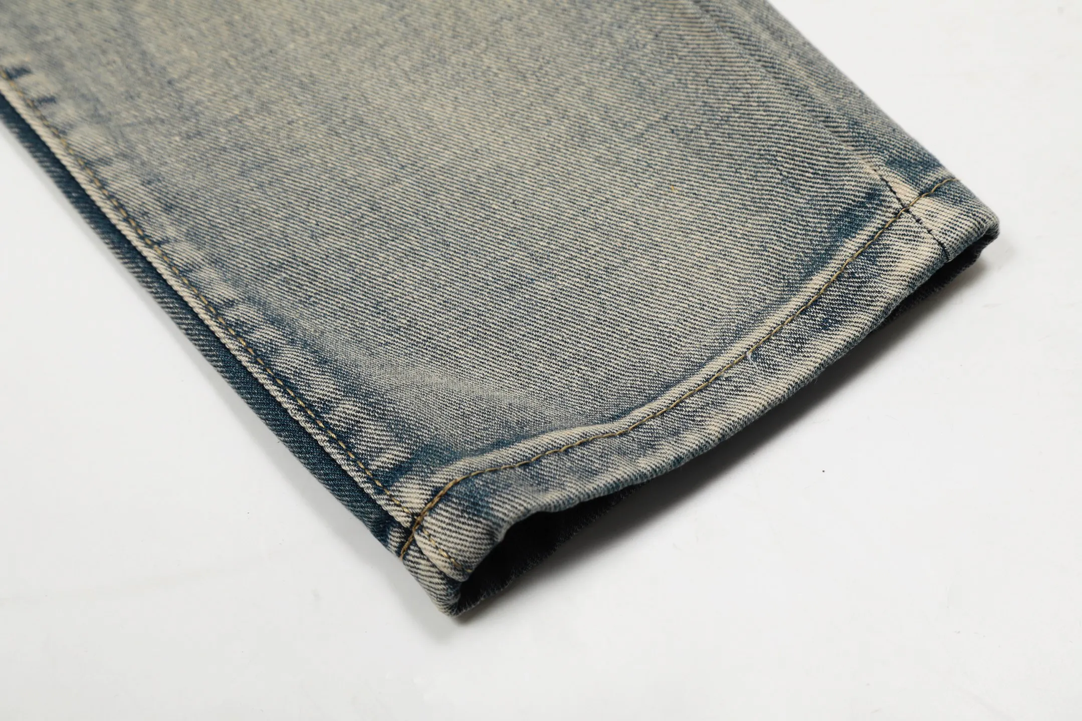 #M15 P168💰 Heavy AMIRI 24ss Embroidery Tiger🐯 High Street Jeans Slim Fit Stretch Washed Knife Cut Hole Trousers FOG High Street Men's Fashion AMIRI amiri is transliterated as Emil, which is the name of the founder. Mike Amiri, the founder of amiri, grew up in Los Angeles, USA, and was influenced by local street culture and Punk Rock since he was a child. Due to his influence, he founded the amiri brand named after himself. A variety of trendy clothing meets the needs of different fashion players. Amiri clothing has novel and unique styles and is a well-known street brand in the United States. The styles and styles of many clothes are loved by many street photographers. The various clothing styles meet the dressing needs of different people, show their unique temperament, and show the trend of dressing. amiri's jeans are relatively famous. Not only do they have many styles, but the quality of the jeans is also very good. Many celebrities have also worn amiri brand jeans. Color: Picture color Size: 30-32-34-36