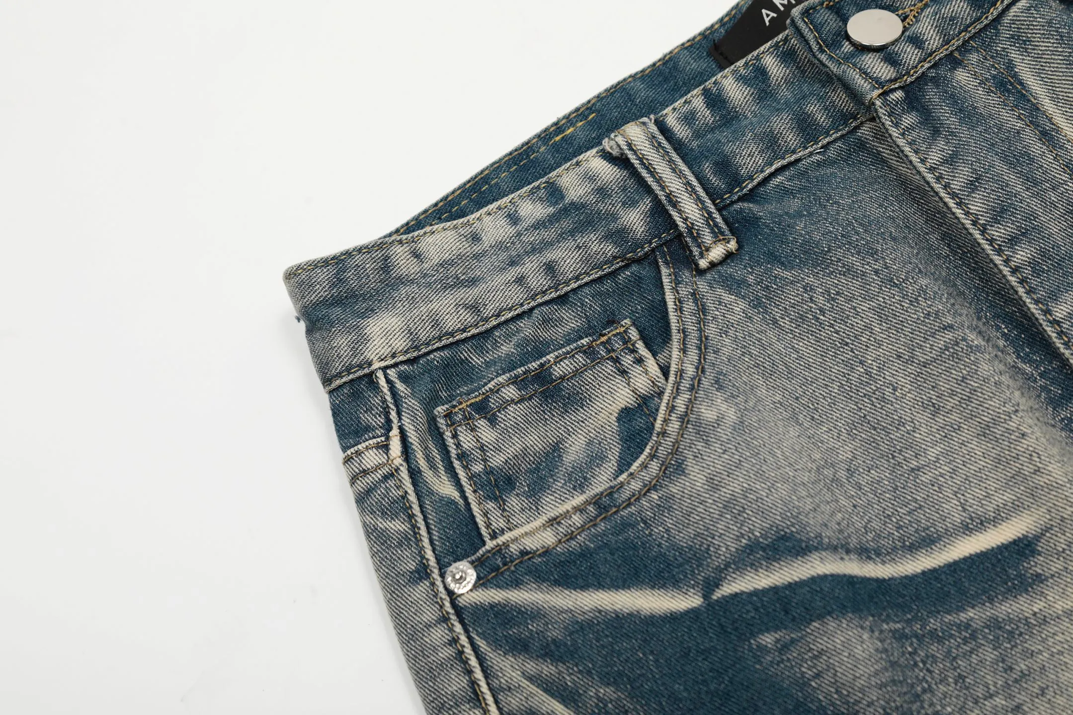 #M15 P168💰 Heavy AMIRI 24ss Embroidery Tiger🐯 High Street Jeans Slim Fit Stretch Washed Knife Cut Hole Trousers FOG High Street Men's Fashion AMIRI amiri is transliterated as Emil, which is the name of the founder. Mike Amiri, the founder of amiri, grew up in Los Angeles, USA, and was influenced by local street culture and Punk Rock since he was a child. Due to his influence, he founded the amiri brand named after himself. A variety of trendy clothing meets the needs of different fashion players. Amiri clothing has novel and unique styles and is a well-known street brand in the United States. The styles and styles of many clothes are loved by many street photographers. The various clothing styles meet the dressing needs of different people, show their unique temperament, and show the trend of dressing. amiri's jeans are relatively famous. Not only do they have many styles, but the quality of the jeans is also very good. Many celebrities have also worn amiri brand jeans. Color: Picture color Size: 30-32-34-36