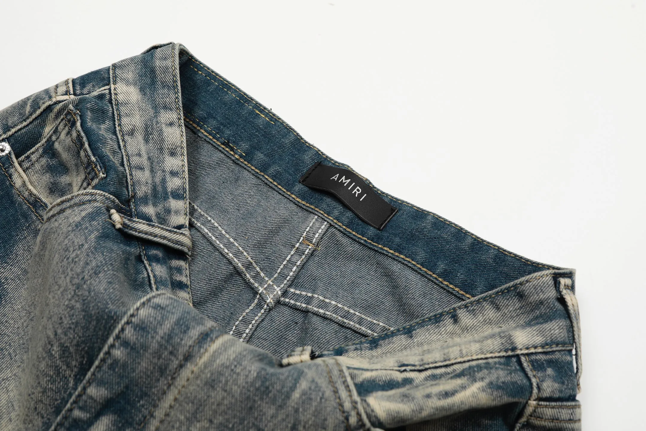 #M15 P168💰 Heavy AMIRI 24ss Embroidery Tiger🐯 High Street Jeans Slim Fit Stretch Washed Knife Cut Hole Trousers FOG High Street Men's Fashion AMIRI amiri is transliterated as Emil, which is the name of the founder. Mike Amiri, the founder of amiri, grew up in Los Angeles, USA, and was influenced by local street culture and Punk Rock since he was a child. Due to his influence, he founded the amiri brand named after himself. A variety of trendy clothing meets the needs of different fashion players. Amiri clothing has novel and unique styles and is a well-known street brand in the United States. The styles and styles of many clothes are loved by many street photographers. The various clothing styles meet the dressing needs of different people, show their unique temperament, and show the trend of dressing. amiri's jeans are relatively famous. Not only do they have many styles, but the quality of the jeans is also very good. Many celebrities have also worn amiri brand jeans. Color: Picture color Size: 30-32-34-36