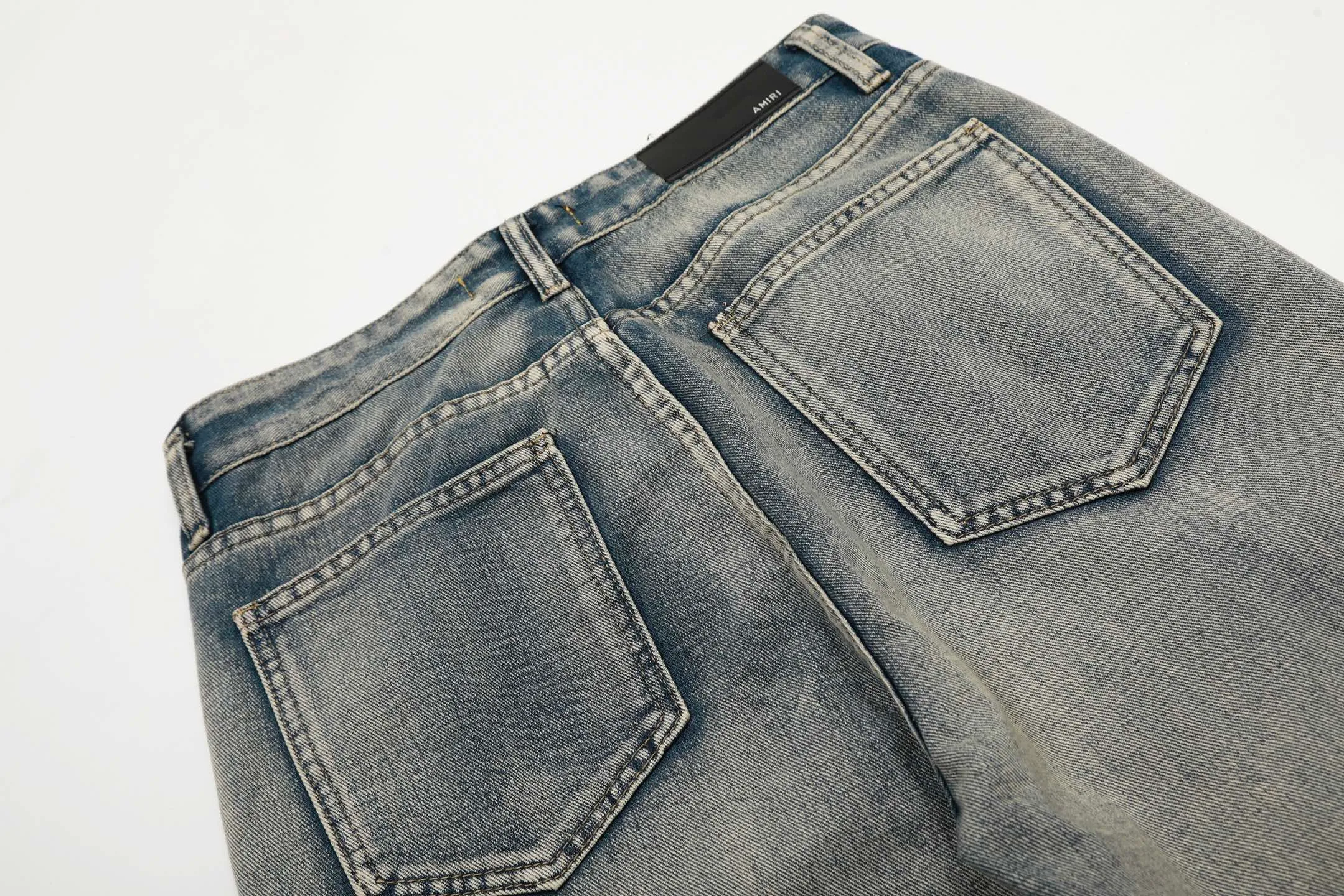 #M15 P168💰 Heavy AMIRI 24ss Embroidery Tiger🐯 High Street Jeans Slim Fit Stretch Washed Knife Cut Hole Trousers FOG High Street Men's Fashion AMIRI amiri is transliterated as Emil, which is the name of the founder. Mike Amiri, the founder of amiri, grew up in Los Angeles, USA, and was influenced by local street culture and Punk Rock since he was a child. Due to his influence, he founded the amiri brand named after himself. A variety of trendy clothing meets the needs of different fashion players. Amiri clothing has novel and unique styles and is a well-known street brand in the United States. The styles and styles of many clothes are loved by many street photographers. The various clothing styles meet the dressing needs of different people, show their unique temperament, and show the trend of dressing. amiri's jeans are relatively famous. Not only do they have many styles, but the quality of the jeans is also very good. Many celebrities have also worn amiri brand jeans. Color: Picture color Size: 30-32-34-36