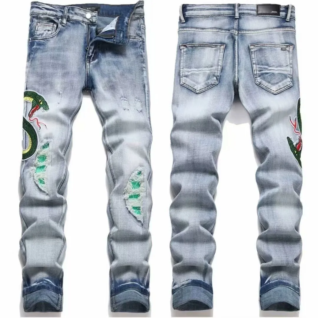 #M90 P168💰 AMIRI patch embroidery jeans trousers AMIRI high street basic ripped tight elastic jeans trousers amiri brand jeans break the production process and cutting of the original jeans, the fabrics are softer and more comfortable Hand-sewn collar label Customized logo buttons Genuine leather tag Color: Picture color Size: 30-32-34-36