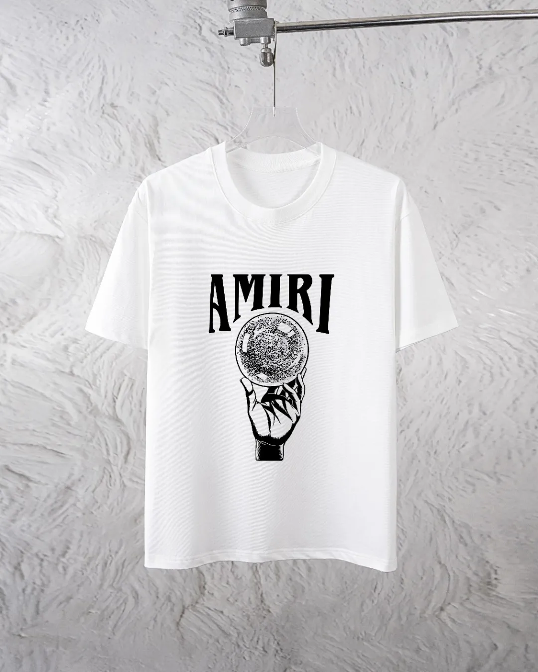 P280 AMIRI exclusively provides new trendy men’s fashionable round neck short-sleeved shorts suits, trendy and fashionable casual short-sleeved suits! It has high breathability and comfort, impeccable details, and brand element design concept, reflecting high quality. It presents a casual cut and the upper body shape is great! Material: 260g double yarn pure cotton short sleeves + 360g pure cotton terry shorts Size: S-XXL 🔥 (please state your height and weight when placing an order)