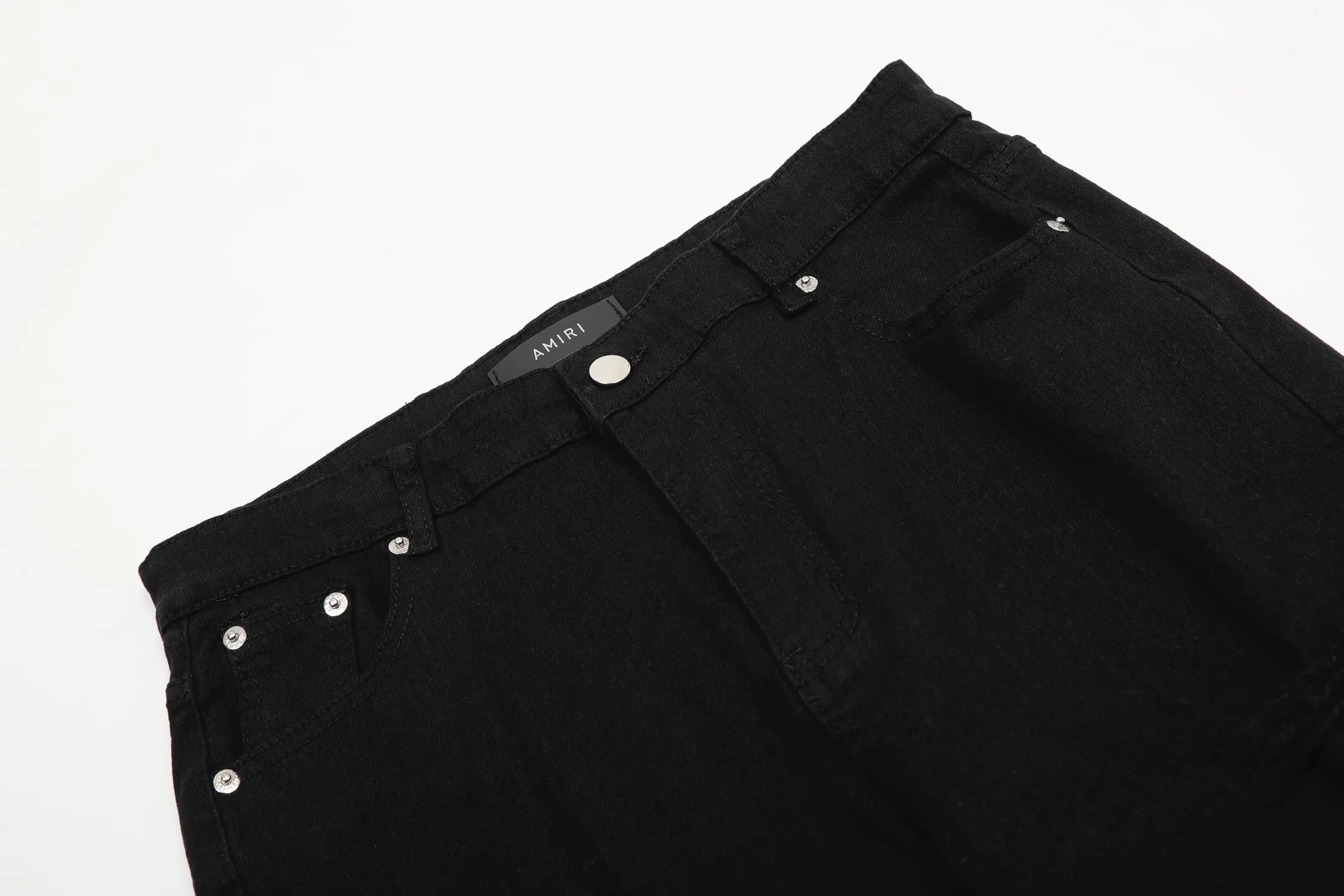 #M02 P168💰 AMIRI patch embroidery jeans trousers AMIRI high street basic ripped tight elastic jeans trousers amiri brand jeans break the production process and cutting of the original jeans, the fabrics are softer and more comfortable Hand-sewn collar label Customized logo buttons Genuine leather tag Color: black Size: 30-32-34-36