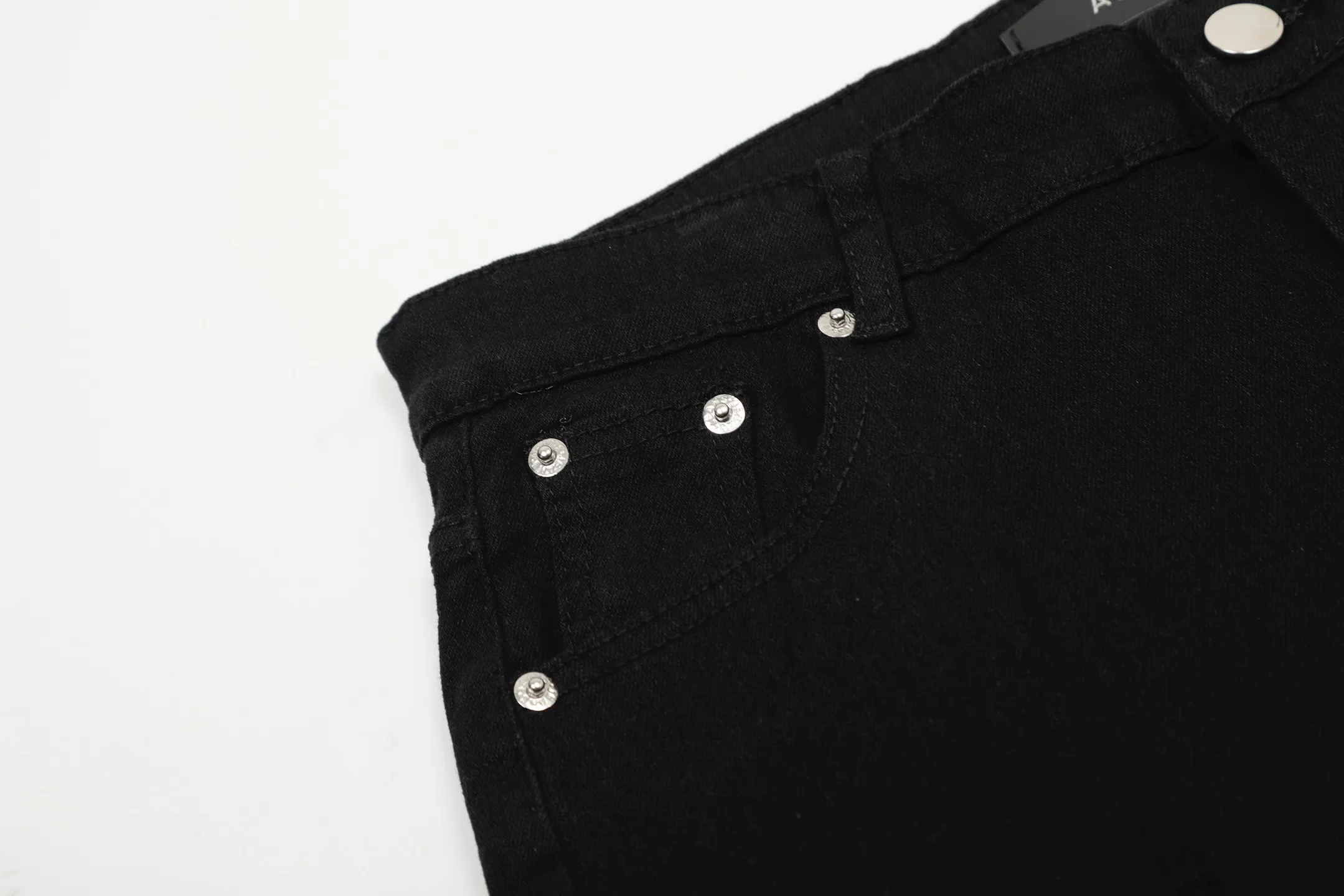 #M02 P168💰 AMIRI patch embroidery jeans trousers AMIRI high street basic ripped tight elastic jeans trousers amiri brand jeans break the production process and cutting of the original jeans, the fabrics are softer and more comfortable Hand-sewn collar label Customized logo buttons Genuine leather tag Color: black Size: 30-32-34-36