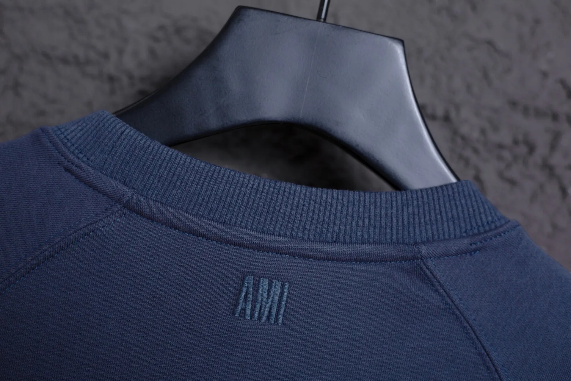 P146 AMI 25 new autumn and winter towel embroidered big heart towel embroidered raglan round neck sweatshirt, customized 360g pure cotton fabric, high version, new main wheat, washed wheat, same style for men and women, color: royal blue, size: S-XL