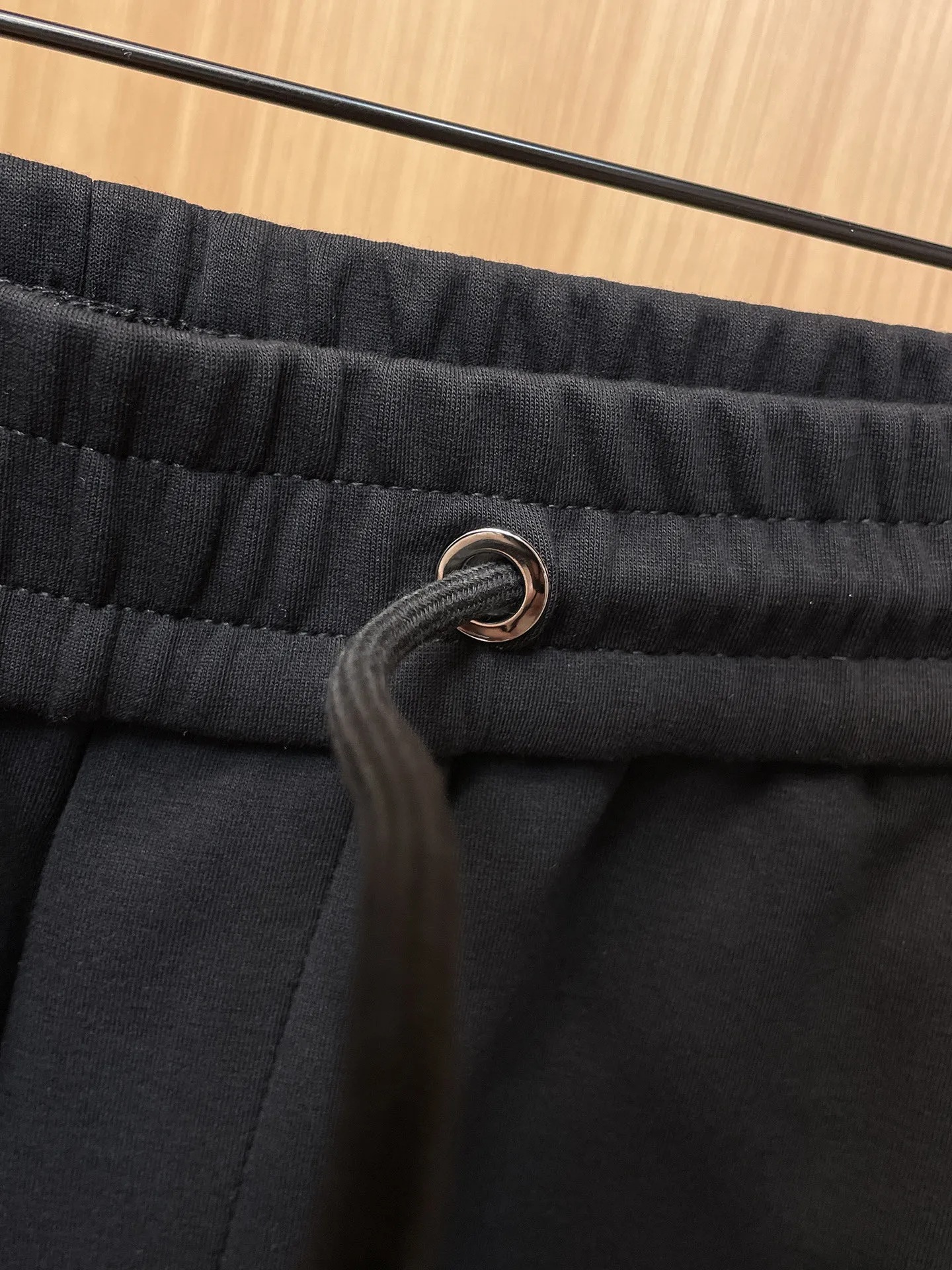 P280 Amiri 🆕2025 new autumn and winter casual pants! The official website will be released simultaneously. The brand's classic LOGO casual pants are made of customized fabrics, which are extremely comfortable and have a strong touch. Highly recognisable, perfect appearance and craftsmanship. Size: M-3XL