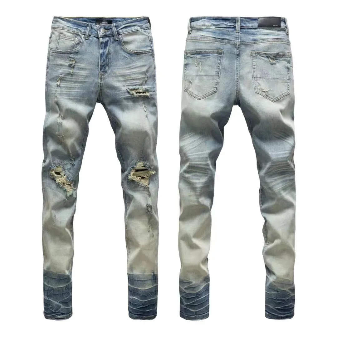 #N21 P246💰 (Top version) AMIRI hot-selling high street jeans, slim-fit stretch washed knife-cut trousers for men, AMIRI amiri is transliterated as Emil, which is the name of the founder. Mike Amiri, the founder of amiri, grew up in Los Angeles, USA. He was influenced by local street culture and Punk Rock since he was a child, so he founded the amiri brand named after himself. A variety of trendy clothing meets the needs of different fashion players. Amiri clothing has novel and unique styles and is a well-known street brand in the United States. The styles and styles of many clothes are loved by many street photographers. The various clothing styles meet the dressing needs of different people, show their unique temperament, and show the trend of dressing. amiri's jeans are relatively famous. Not only do they have many styles, but the quality of the jeans is also very good. Many celebrities have also worn amiri brand jeans. Color: Picture color Size: 28, 30, 32, 34, 36 28 30 32 34 36 Waist 71 76 81 86 91 Qianlang 26.5 27.5 28.5 29.5 30.5 Hou Lang 37 38 39 40 41 Foot 14 14.8 15.6 16.4 17.2 Foreign Minister 100 102 104 106 107
