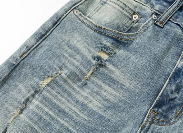 #N21 P246💰 (Top version) AMIRI hot-selling high street jeans, slim-fit stretch washed knife-cut trousers for men, AMIRI amiri is transliterated as Emil, which is the name of the founder. Mike Amiri, the founder of amiri, grew up in Los Angeles, USA. He was influenced by local street culture and Punk Rock since he was a child, so he founded the amiri brand named after himself. A variety of trendy clothing meets the needs of different fashion players. Amiri clothing has novel and unique styles and is a well-known street brand in the United States. The styles and styles of many clothes are loved by many street photographers. The various clothing styles meet the dressing needs of different people, show their unique temperament, and show the trend of dressing. amiri's jeans are relatively famous. Not only do they have many styles, but the quality of the jeans is also very good. Many celebrities have also worn amiri brand jeans. Color: Picture color Size: 28, 30, 32, 34, 36 28 30 32 34 36 Waist 71 76 81 86 91 Qianlang 26.5 27.5 28.5 29.5 30.5 Hou Lang 37 38 39 40 41 Foot 14 14.8 15.6 16.4 17.2 Foreign Minister 100 102 104 106 107