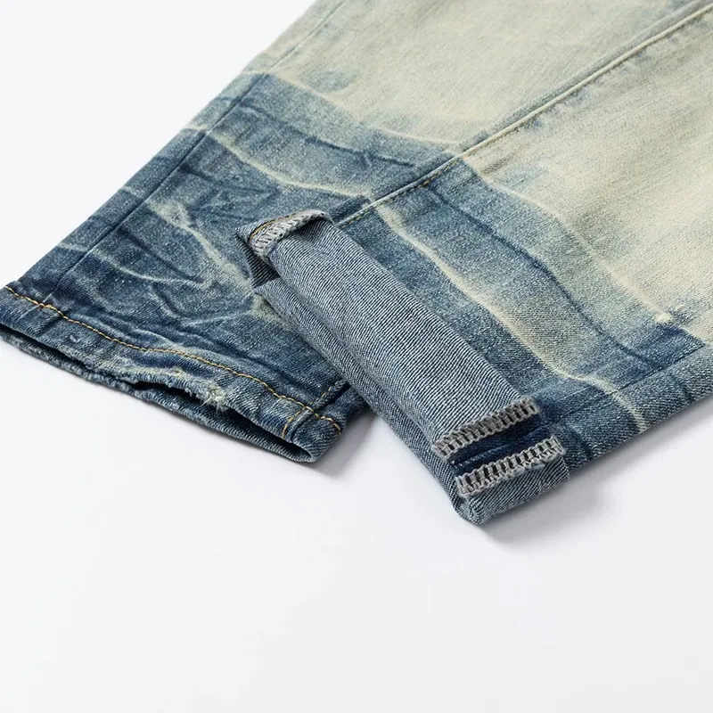 #N21 P246💰 (Top version) AMIRI hot-selling high street jeans, slim-fit stretch washed knife-cut trousers for men, AMIRI amiri is transliterated as Emil, which is the name of the founder. Mike Amiri, the founder of amiri, grew up in Los Angeles, USA. He was influenced by local street culture and Punk Rock since he was a child, so he founded the amiri brand named after himself. A variety of trendy clothing meets the needs of different fashion players. Amiri clothing has novel and unique styles and is a well-known street brand in the United States. The styles and styles of many clothes are loved by many street photographers. The various clothing styles meet the dressing needs of different people, show their unique temperament, and show the trend of dressing. amiri's jeans are relatively famous. Not only do they have many styles, but the quality of the jeans is also very good. Many celebrities have also worn amiri brand jeans. Color: Picture color Size: 28, 30, 32, 34, 36 28 30 32 34 36 Waist 71 76 81 86 91 Qianlang 26.5 27.5 28.5 29.5 30.5 Hou Lang 37 38 39 40 41 Foot 14 14.8 15.6 16.4 17.2 Foreign Minister 100 102 104 106 107