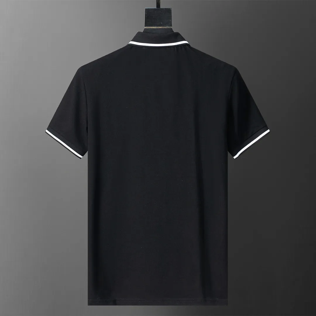 P150 Mili's 2026 spring and summer official website's new lapel T-shirt is made of mercerized pearl fabric and embroidered on the chest. It is handsome, the fabric is comfortable, the workmanship is rigorous, and the threads are neatly routed. Good upper body effect·Size M-3XL black