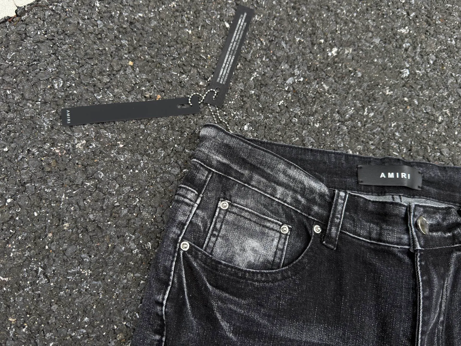 -Size details P240 💰AM02 AMIRI new jeans washed ripped whiskers patch leather denim trousers for men and women same size Size: S-XL (28-34)
