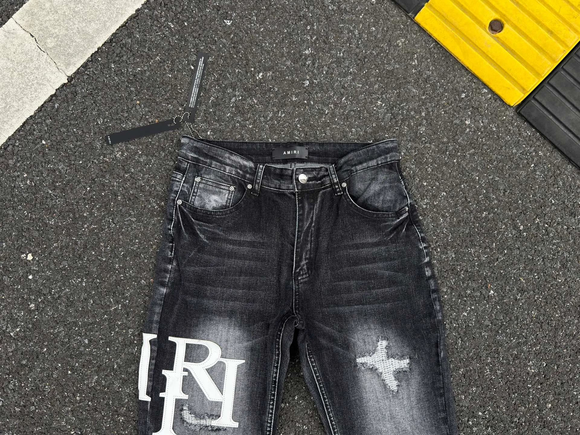 -Size details P240 💰AM02 AMIRI new jeans washed ripped whiskers patch leather denim trousers for men and women same size Size: S-XL (28-34)