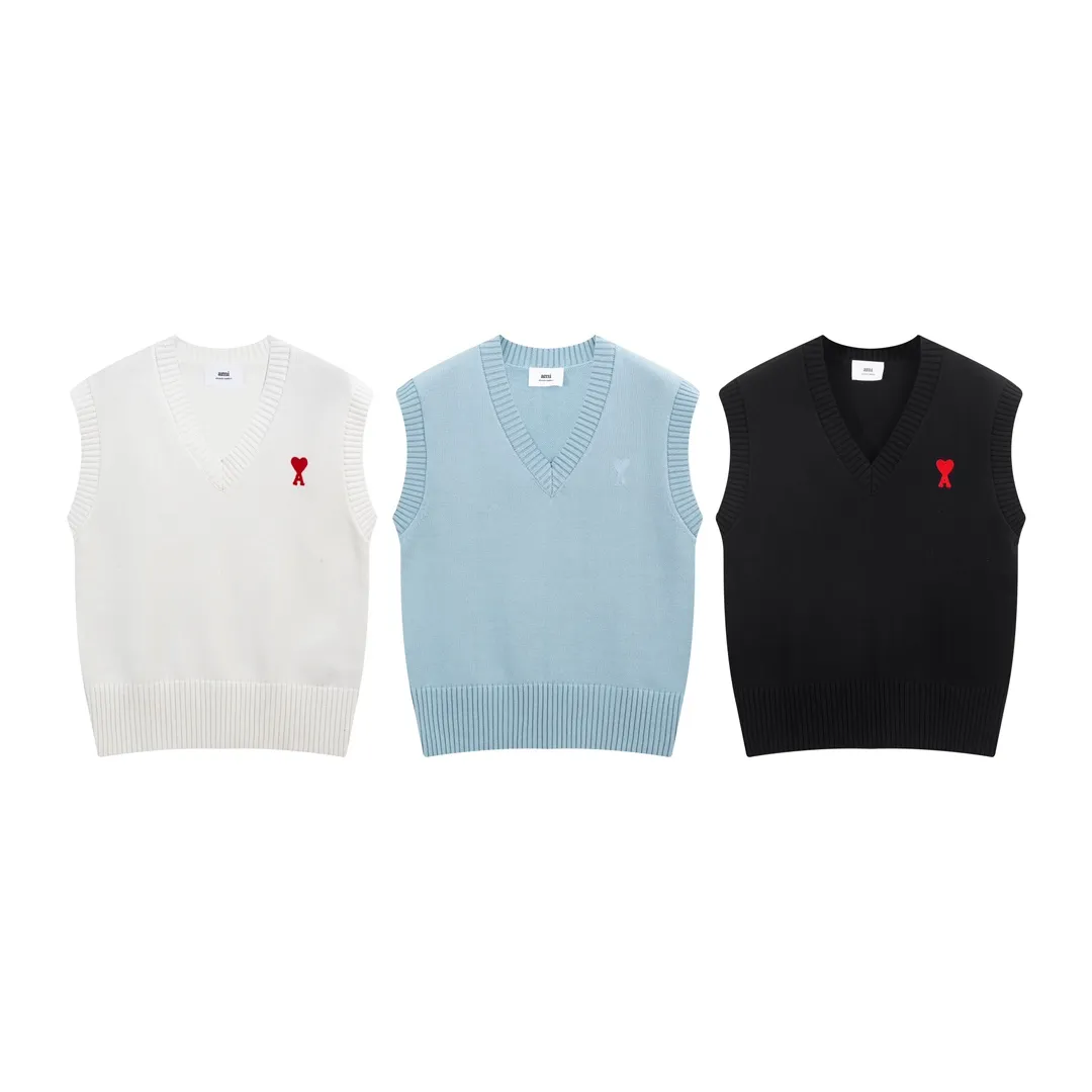 A086# AMI Paris2023 new product Sleeveless sweater vest vest with small love heart towel embroidery on the chest. Carefully woven with cotton and wool blended yarn. Same style for men and women. Color: black, white, blue. Size: S-XL