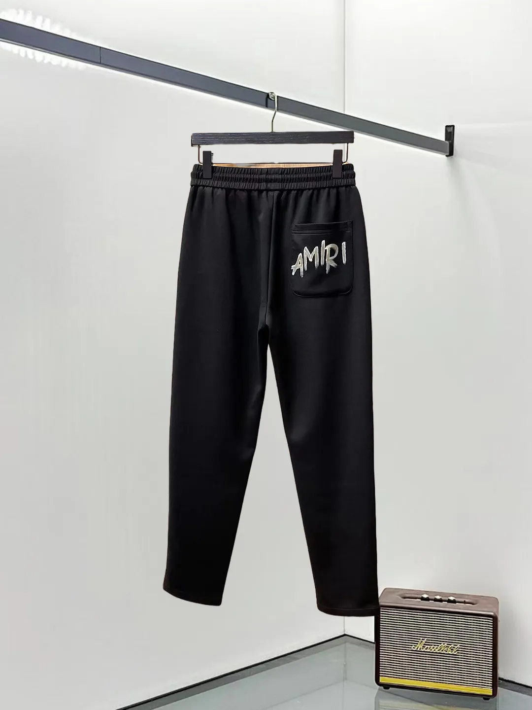 P280 Amiri 🆕2025 new autumn and winter casual pants! The official website will be released simultaneously. The brand's classic LOGO casual pants are made of customized fabrics, which are extremely comfortable and have a strong touch. Highly recognisable, perfect appearance and craftsmanship. Size: M-3XL