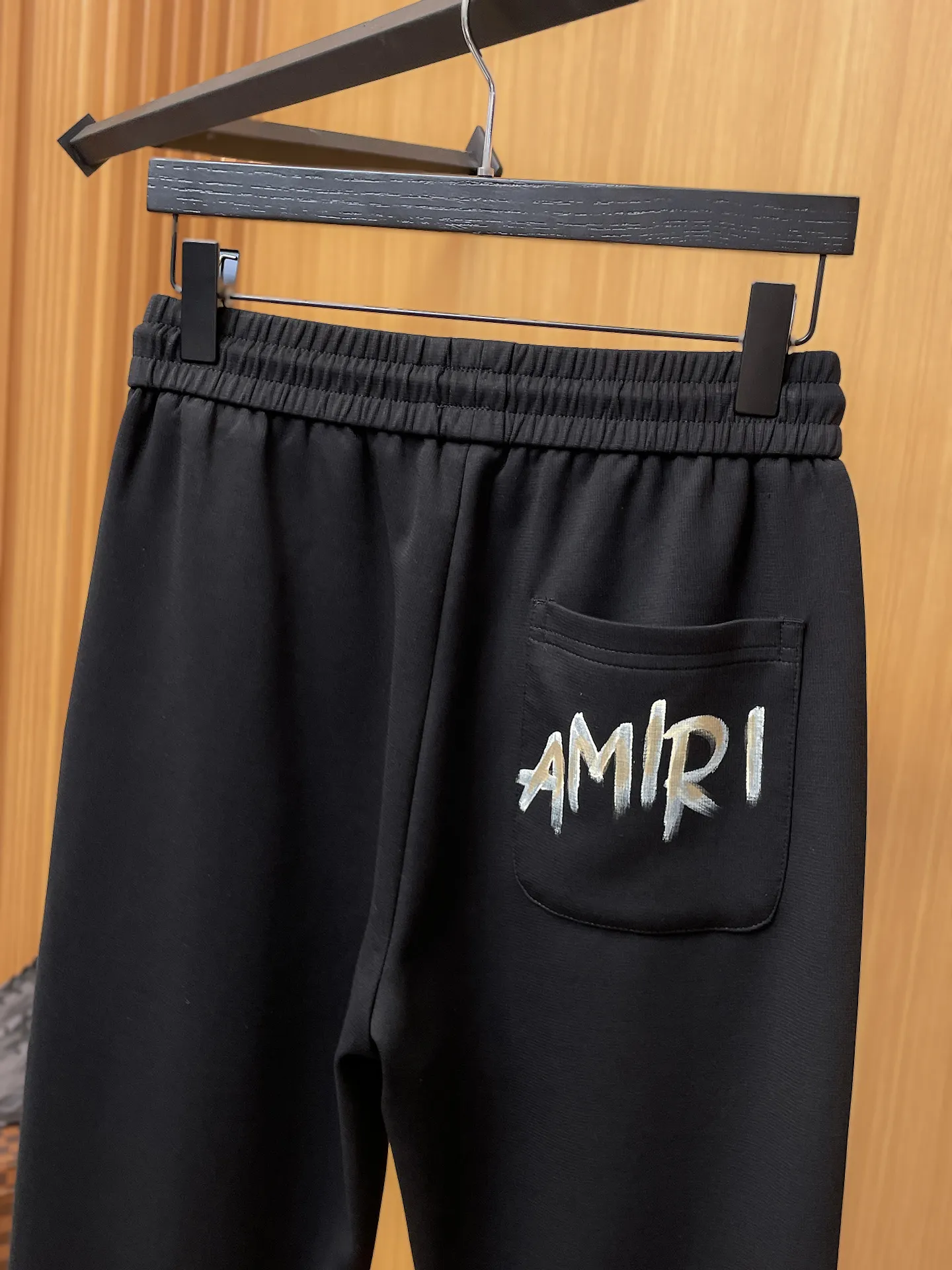 P280 Amiri 🆕2025 new autumn and winter casual pants! The official website will be released simultaneously. The brand's classic LOGO casual pants are made of customized fabrics, which are extremely comfortable and have a strong touch. Highly recognisable, perfect appearance and craftsmanship. Size: M-3XL
