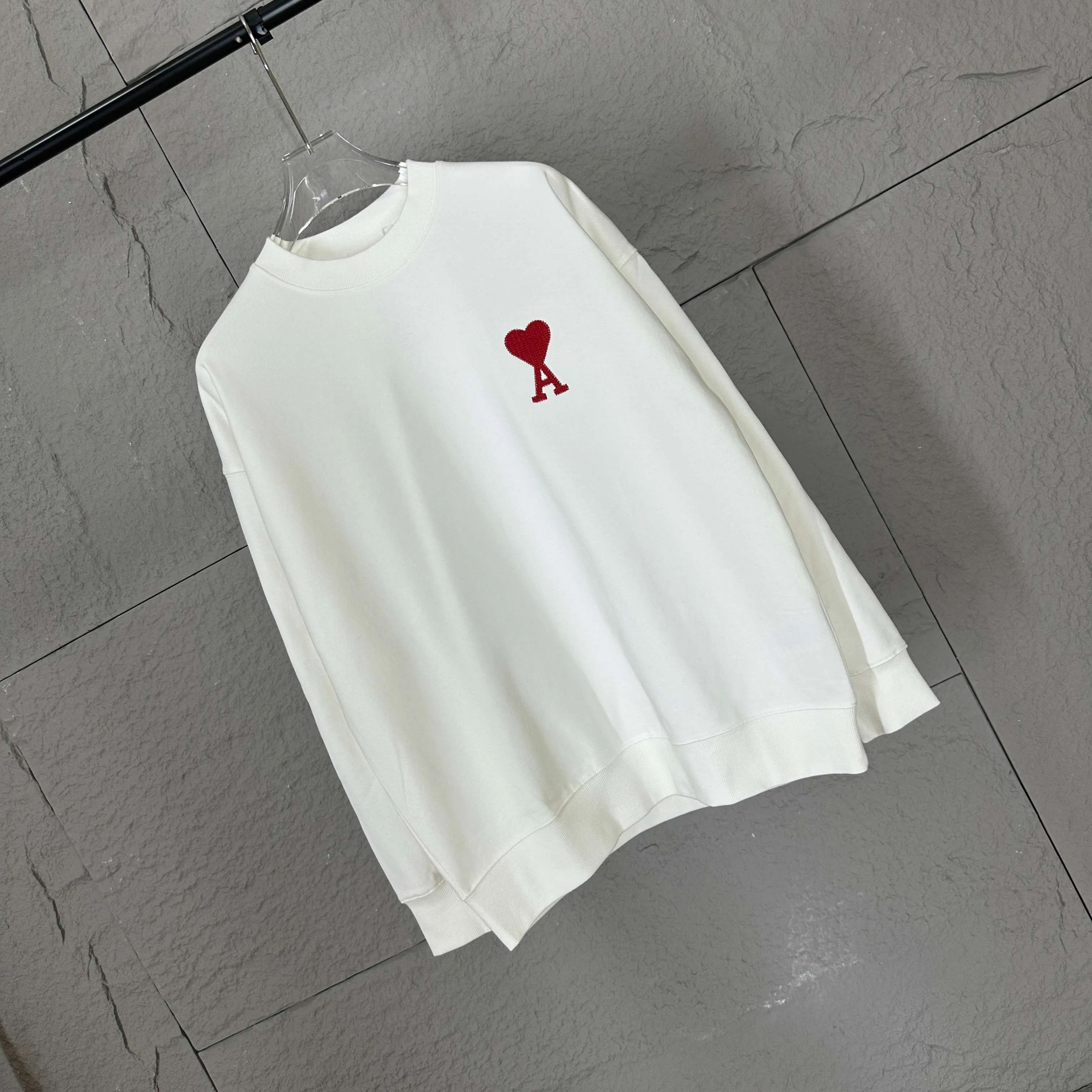 🅿️250 Ami Love 2025 Early Autumn and Winter New Style Classic Simple Embroidery Three-dimensional Big Love Letters Personalized Logo Customized Terry Fabric Long Sleeve T-shirt Unisex Color: Black White Size: S (90-130 catties) M (120-150 catties) L (140-165 catties) XL (160-180 catties) XXL (180-210 pounds)
