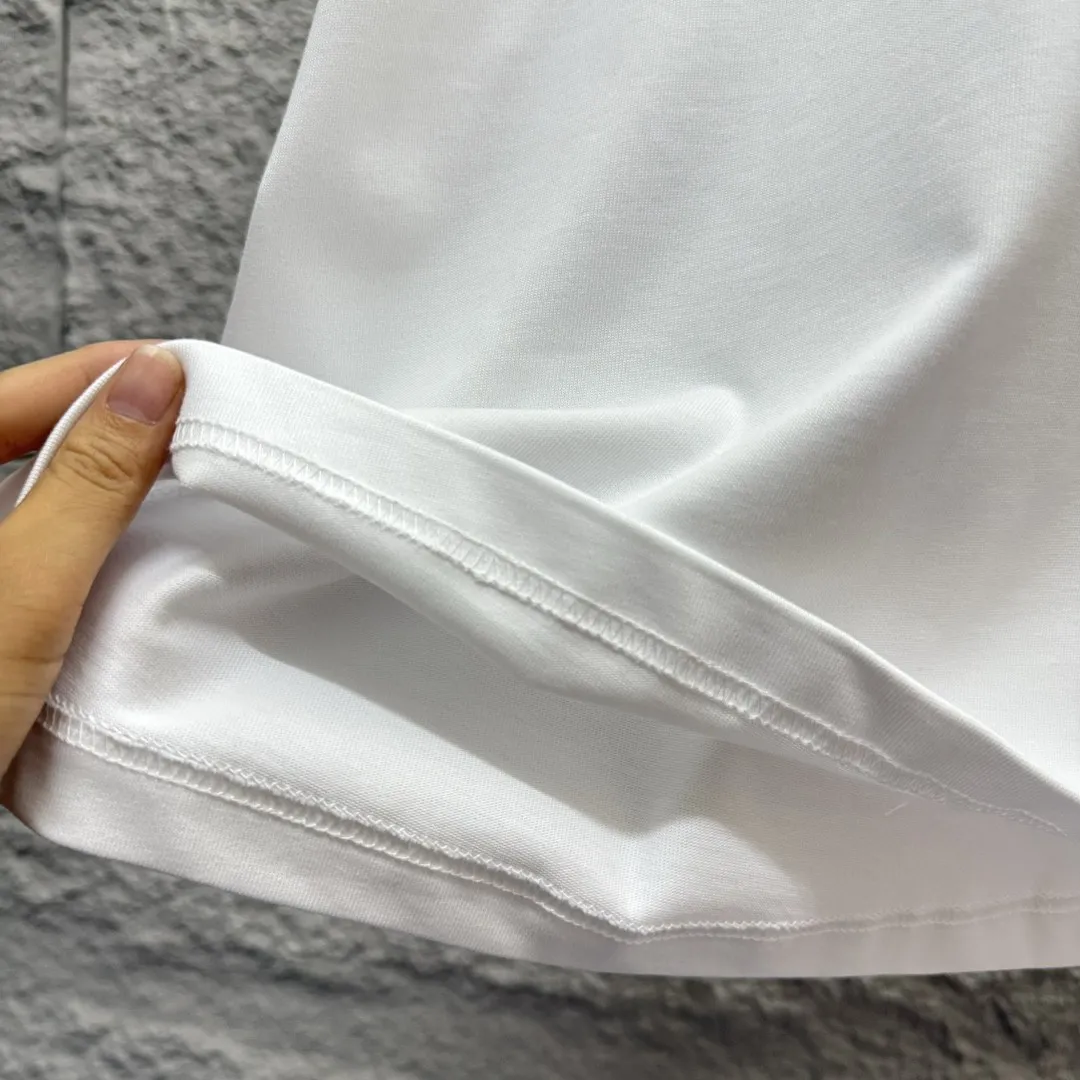 🅿️180 Ami* 2025 spring and summer new short-sleeved T-shirt, simple and classic embroidery with big love details, customized double yarn plain cotton fabric, same style for men and women. Color: black white Angora red Size: S (90-130 catties) M (120-150 catties) L (140-165 catties) XL (160-180 catties) XXL (180-210 pounds)