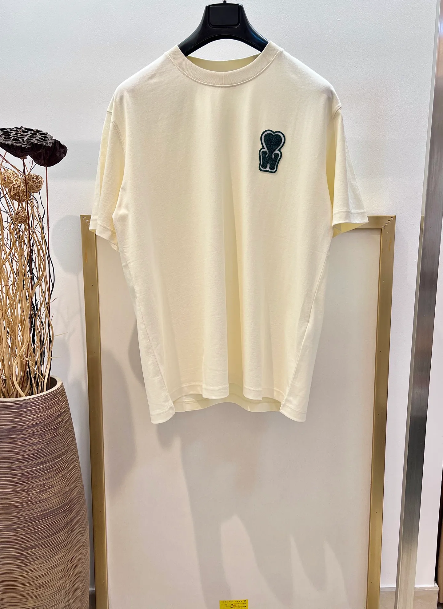 🅿️220 🌈Size: s/m/l/xl Green/khaki Couple style ASI197353825071 AMI/Amy Choi Woo-sik joint limited edition 2025FW Must-have for men Love series early spring limited edition is really not too good embroidery/back AMI embroidery heavy cotton half-sleeve T-shirt Washing method: Wrap the reverse side in a laundry bag and fast machine wash in cold water! ! Do not soak/wash in warm water!
