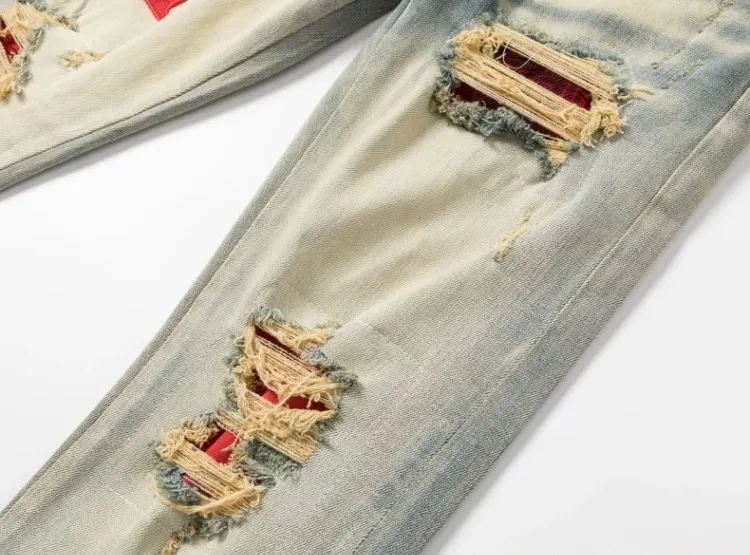 #N07 P246💰 (Top version) AMIRI hot high street jeans slim fit stretch washed knife cut trousers men's fashion AMIRI amiri is transliterated as Emil, which is the name of the founder. Mike Amiri, the founder of amiri, grew up in Los Angeles, USA. He was influenced by local street culture and Punk Rock since childhood, so he founded the amiri brand named after himself. A variety of trendy clothing meets the needs of different trendy players. Amiri clothing has novel and unique styles and is a well-known street brand in the United States. The styles and styles of many clothes are loved by many street photographers. The various clothing styles meet the dressing needs of different people, show their unique temperament, and show the trend of dressing. amiri's jeans are relatively famous. Not only do they have many styles, but the quality of the jeans is also very good. Many celebrities have also worn amiri brand jeans. Color: Picture color Size: 28, 30, 32, 34, 36 28 30 32 34 36 Waist 71 76 81 86 91 Qianlang 26.5 27.5 28.5 29.5 30.5 Hou Lang 37 38 39 40 41 Foot 14 14.8 15.6 16.4 17.2 Foreign Minister 100 102 104 106 107