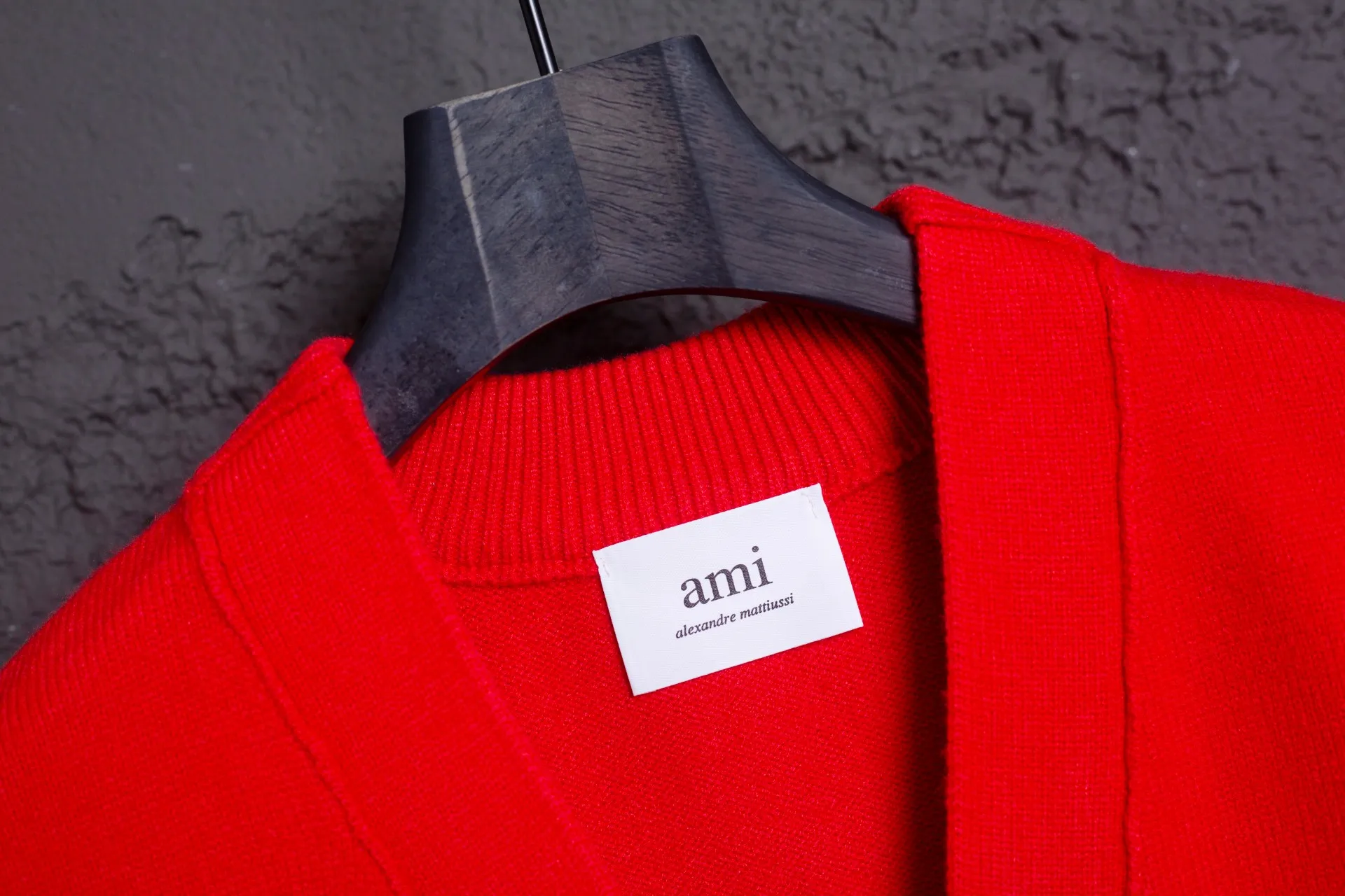 P186 Style No.: MQ802 AMI Classic Big Love Series Jacquard Cardigan Sweater Highest Version Supports Comparison Color: Red, Size: S-XL