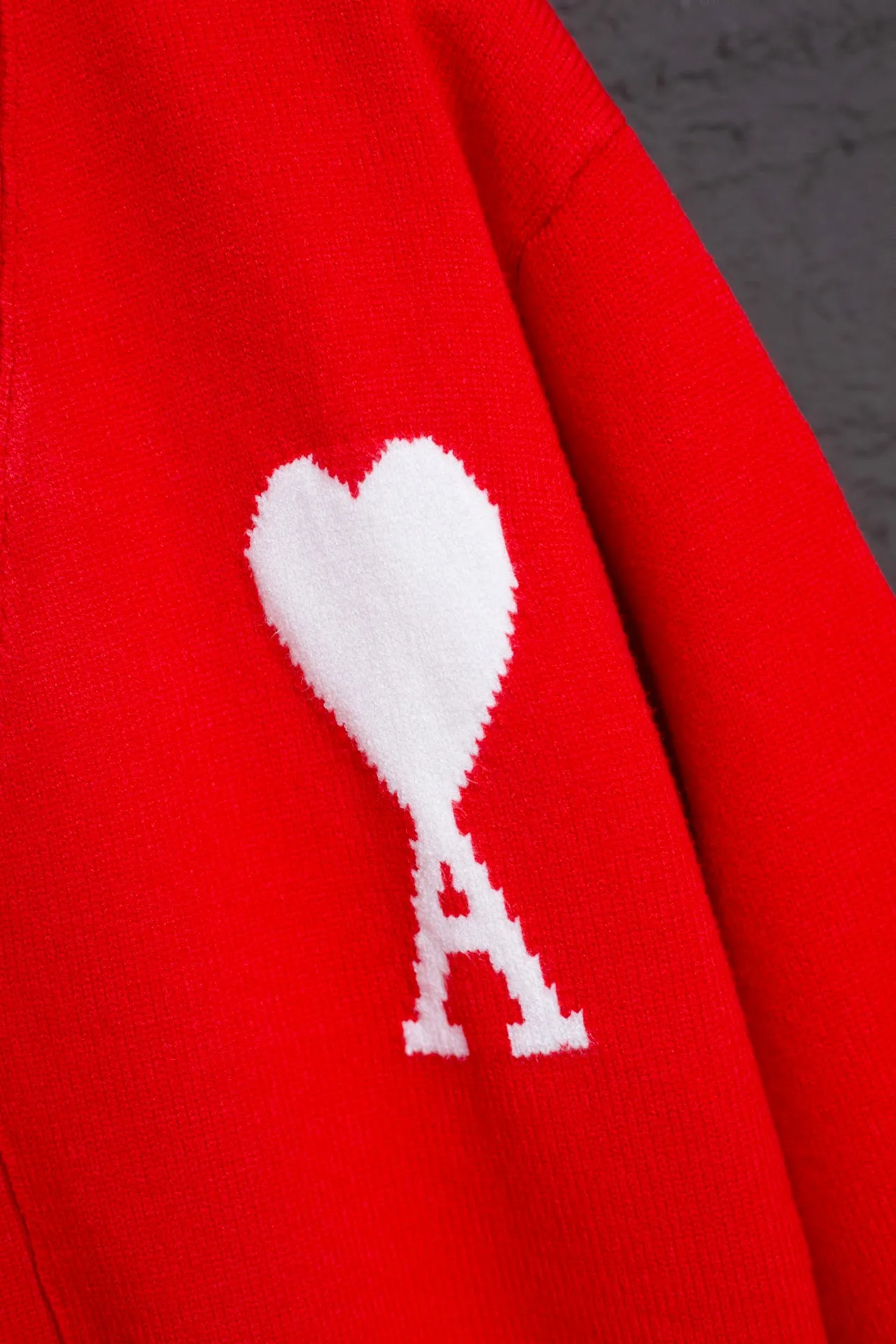 P186 Style No.: MQ802 AMI Classic Big Love Series Jacquard Cardigan Sweater Highest Version Supports Comparison Color: Red, Size: S-XL