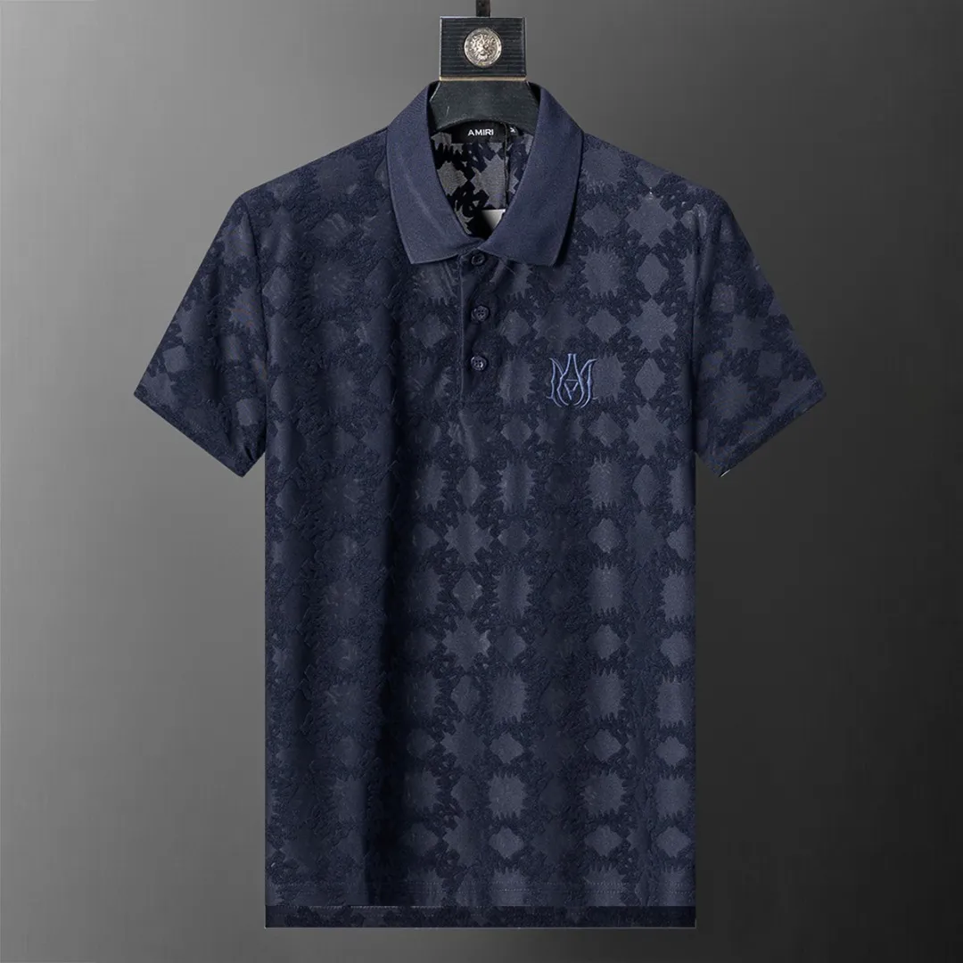 P150 Mili's 2026 spring and summer official website's new lapel T-shirt is made of towel jacquard fabric and embroidered on the chest. It is handsome, the fabric is comfortable, the workmanship is rigorous, and the stitching is neat. Good upper body effect·Size M-3XL Sapphire Blue