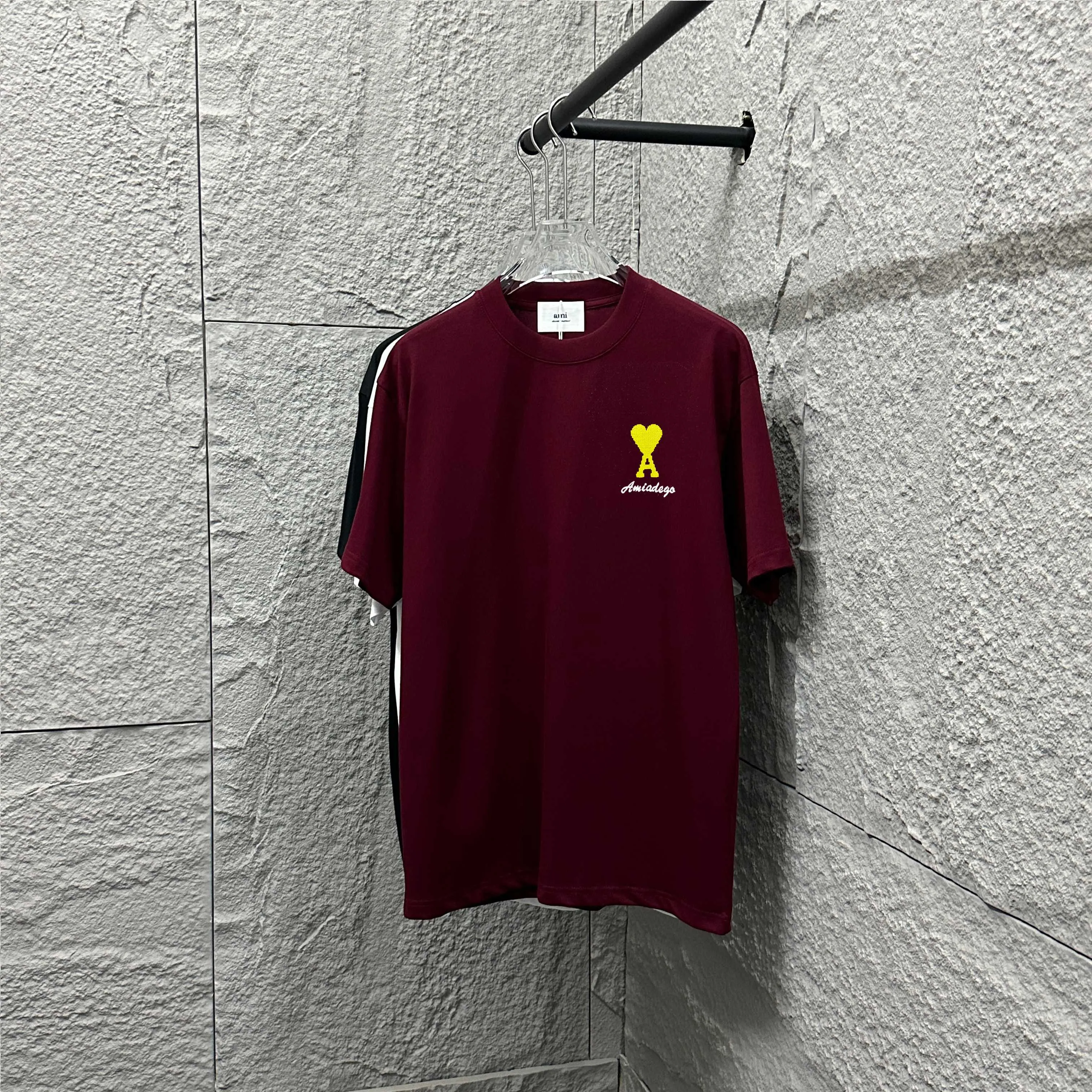 🅿️180 Ami* 2025 spring and summer new style Embroidered yellow love letters Customized double yarn plain cotton fabric Short-sleeved T-shirt Unisex Color: Black White Floral Gray Angora Red Size: S (90-130 catties) M (120-150 catties) L (140-165 catties) XL (160-180 catties) XXL (180-210 pounds)