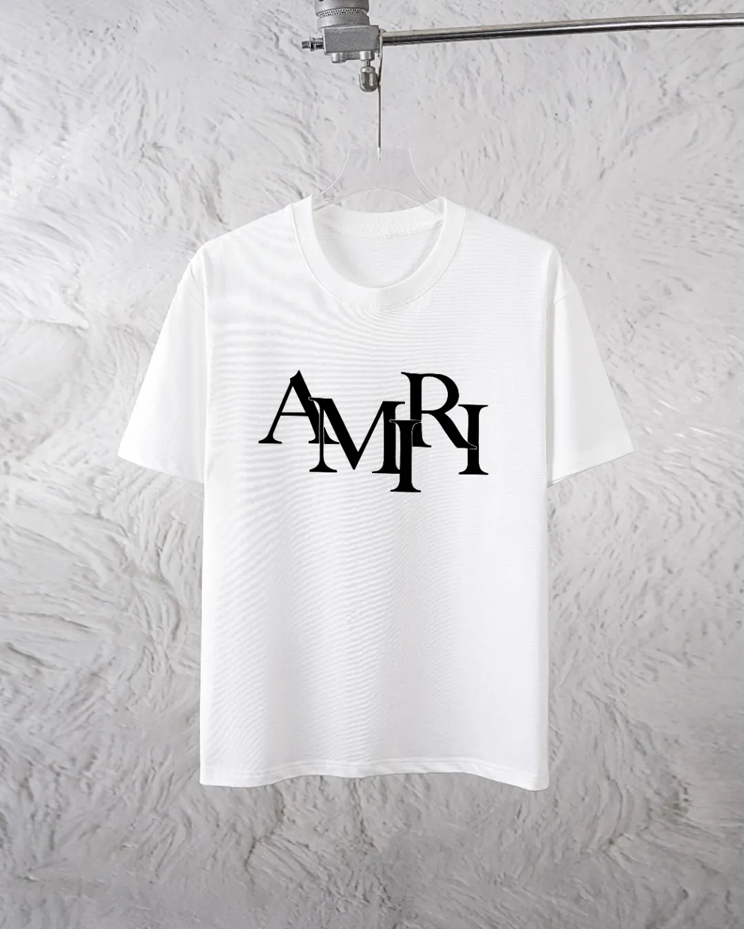 P280 AMIRI exclusively provides new trendy men’s fashionable round neck short-sleeved shorts suits, trendy and fashionable casual short-sleeved suits! It has high breathability and comfort, impeccable details, and brand element design concept, reflecting high quality. It presents a casual cut and the upper body shape is great! Material: 260g double yarn pure cotton short sleeves + 360g pure cotton terry shorts Size: S-XXL 🔥 (please state your height and weight when placing an order)