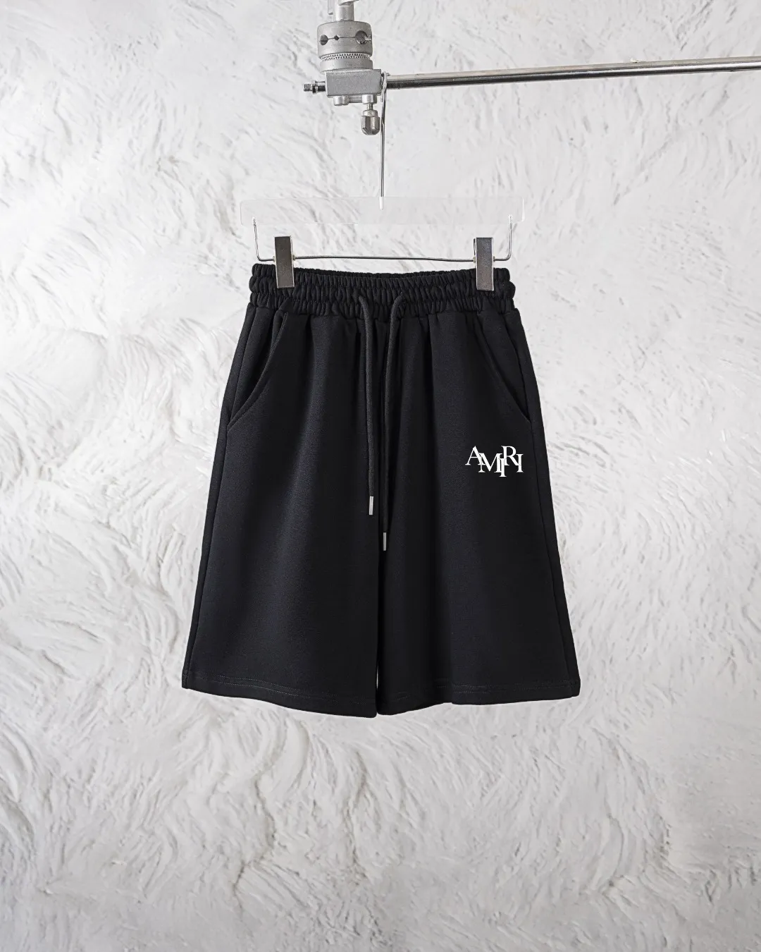 💰180 AMIRI new shorts, classic printed shorts, light luxury, a must-have item for daily commuting for men and women, correct version, welcome to compare, detailed features · Made of 360g Xinjiang cotton double yarn fish scale terry fabric · Elastic waistband · Double needle stitching and cross-stitch technology Color: black/grey Size: S M L XL XXL (please state your height and weight when placing an order)