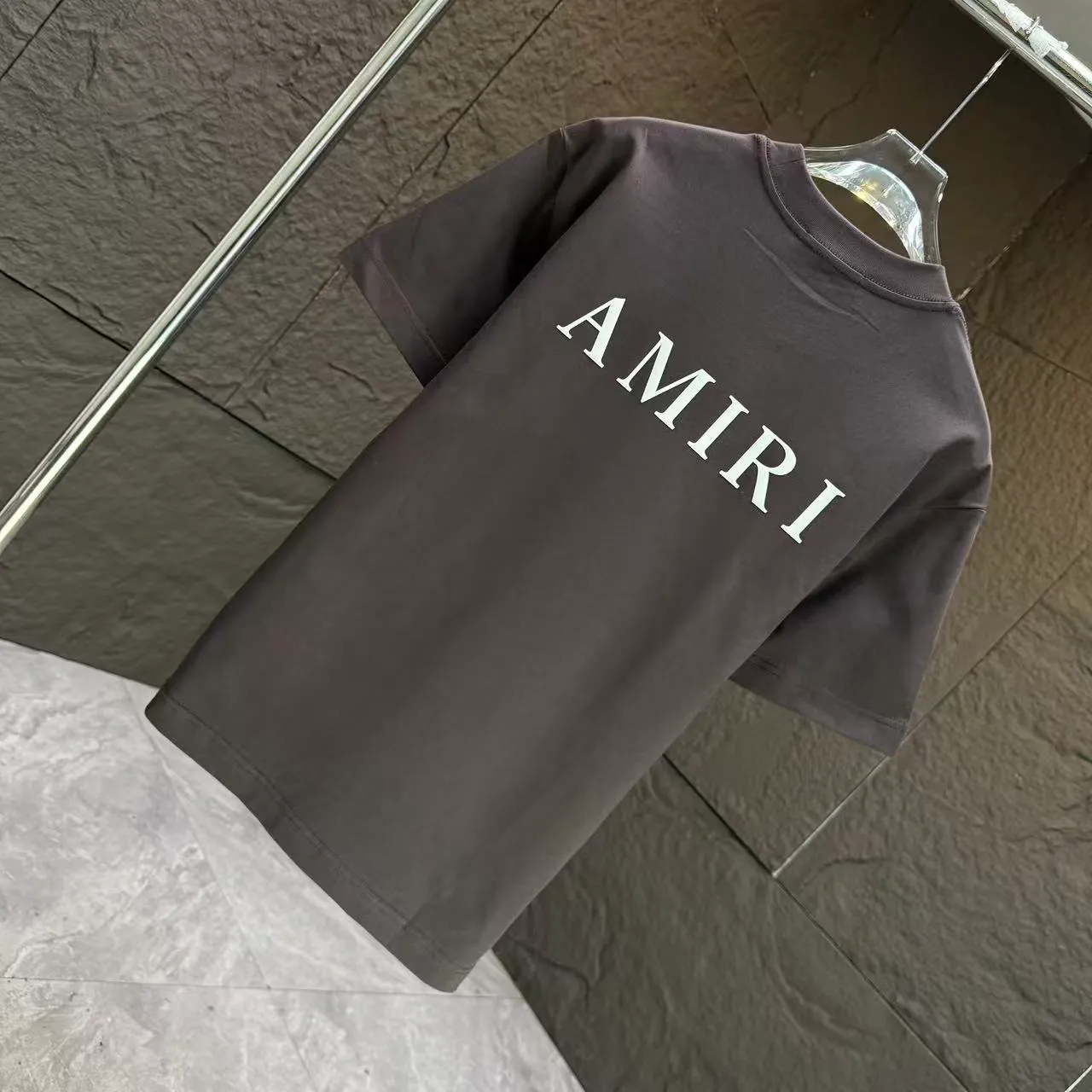P150 AMIRI* 2025 autumn and winter new short-sleeved T-shirt Customized pure cotton letter logo three-dimensional foam Color: black white clever color dark red Size: S M L XL XXL