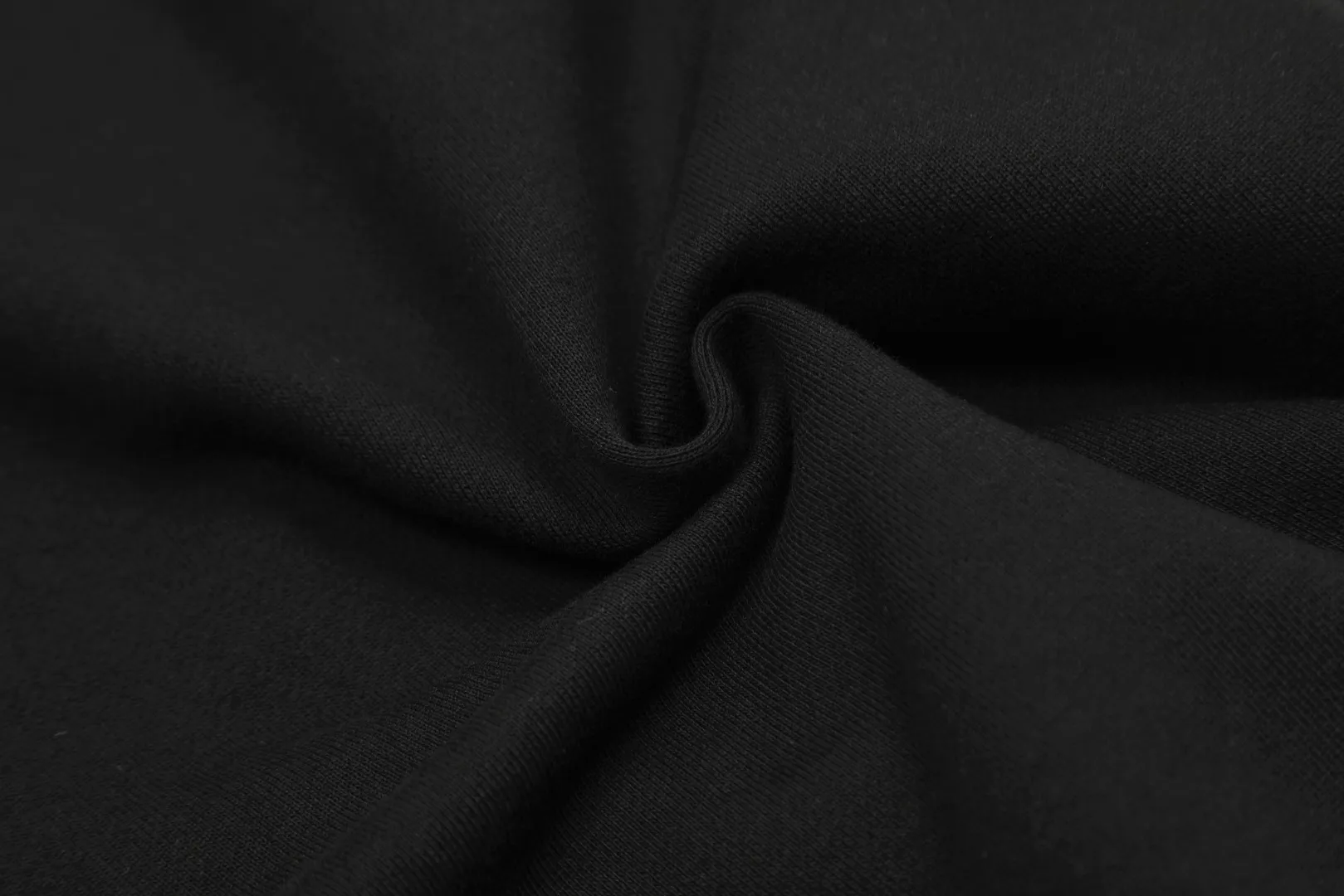 AMI/Amy Big Love Chapter Embroidery Classic Shorts Put aside all the messy words and let’s go directly to the product parameters: ✅380g customized rough-feel fabric ✅Correct workmanship Every detail is 100% restored to the official website ✅The thread is made of 500g high-gram heavyweight pure cotton thread Custom-woven and dyed in the same color in the same tank No color difference with the fabric Machine washable and washed, not easy to deform ✅No comparison and no damage Differentiated from the market currency Correct workmanship details High-quality pure cotton fabric ✅The webbing is made of custom-dyed high-density and high-thickness webbing. Benchmark the official website. ✅The only correct embroidery of the same material on the market. Distinguish the fake ones on the market. ✅The version follows the official website. It is loose and slim and can wear 210 pounds. There is no pressure for global shopping. Size: S-XL. Color (6 colors): Black and black, black and red, white and black, white and red, navy and gray.