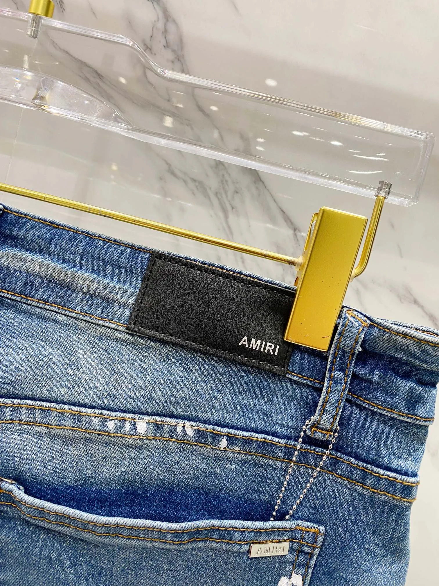 P240 Amiri ripped holes splashed with ink and hot diamonds MX1 leather denim patch jeans high street slim jeans distressed ripped holes high street slim trousers Size: 28-34 corresponding to S-XL