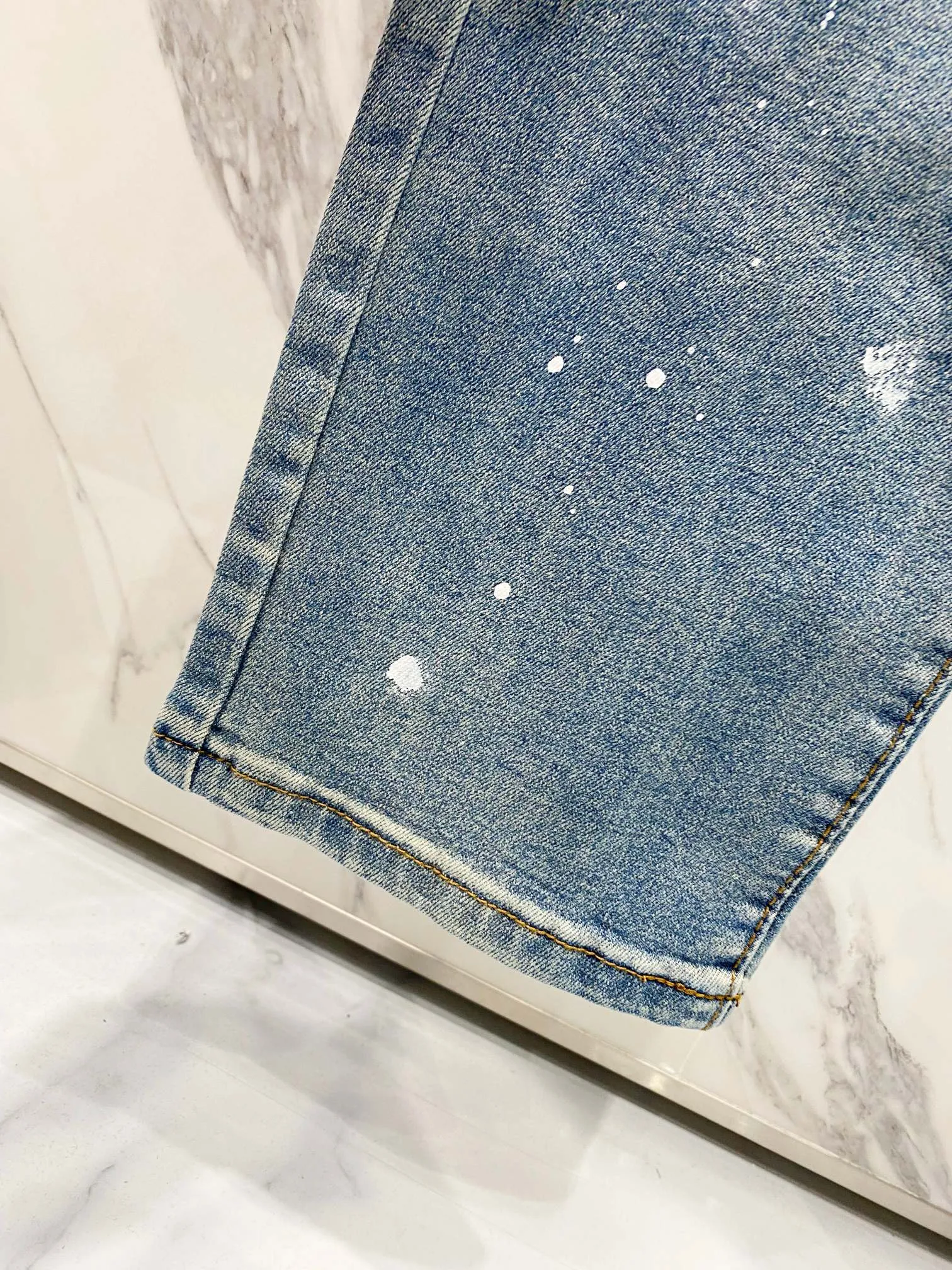 P240 Amiri ripped holes splashed with ink and hot diamonds MX1 leather denim patch jeans high street slim jeans distressed ripped holes high street slim trousers Size: 28-34 corresponding to S-XL