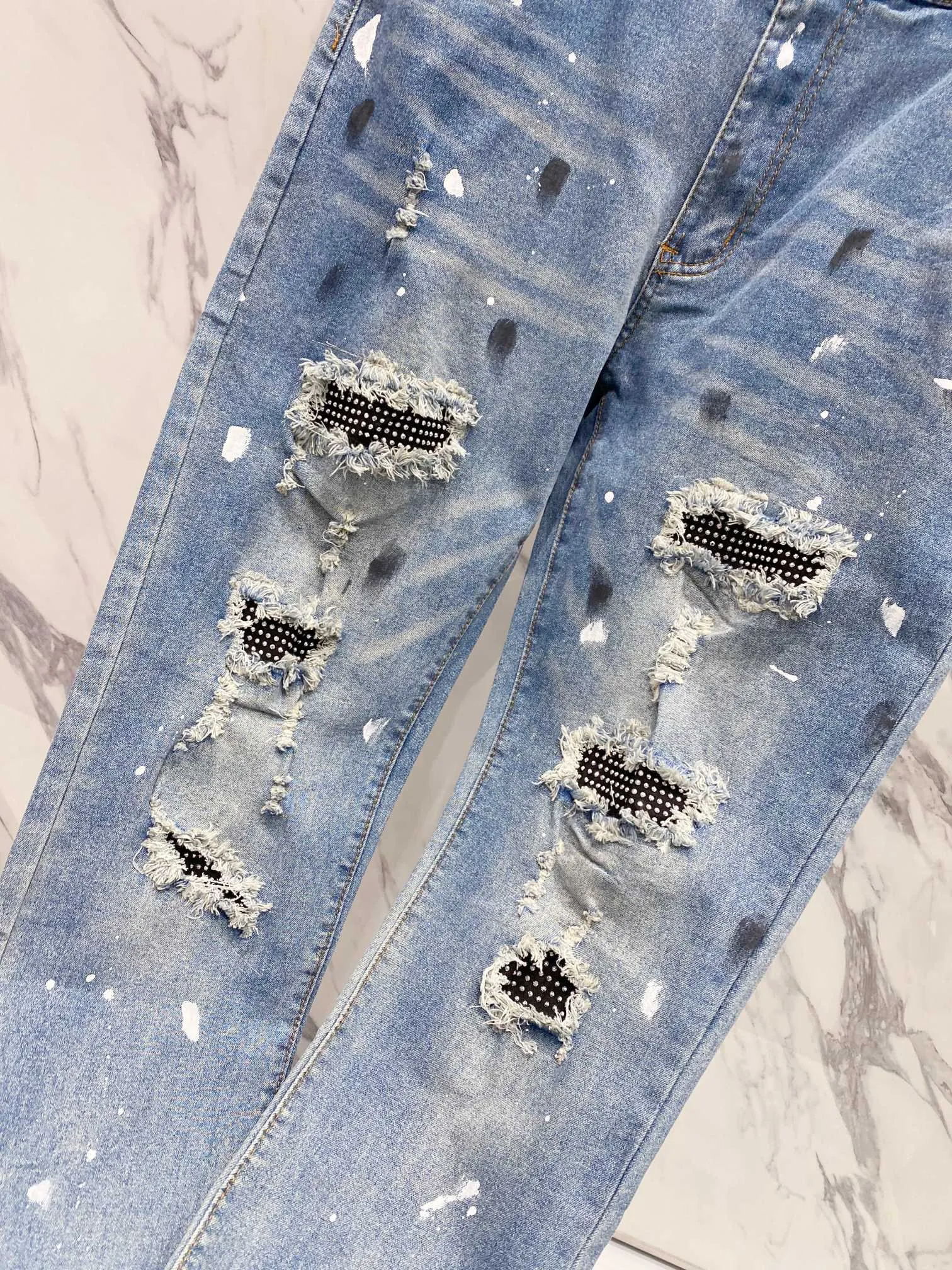 P240 Amiri ripped holes splashed with ink and hot diamonds MX1 leather denim patch jeans high street slim jeans distressed ripped holes high street slim trousers Size: 28-34 corresponding to S-XL