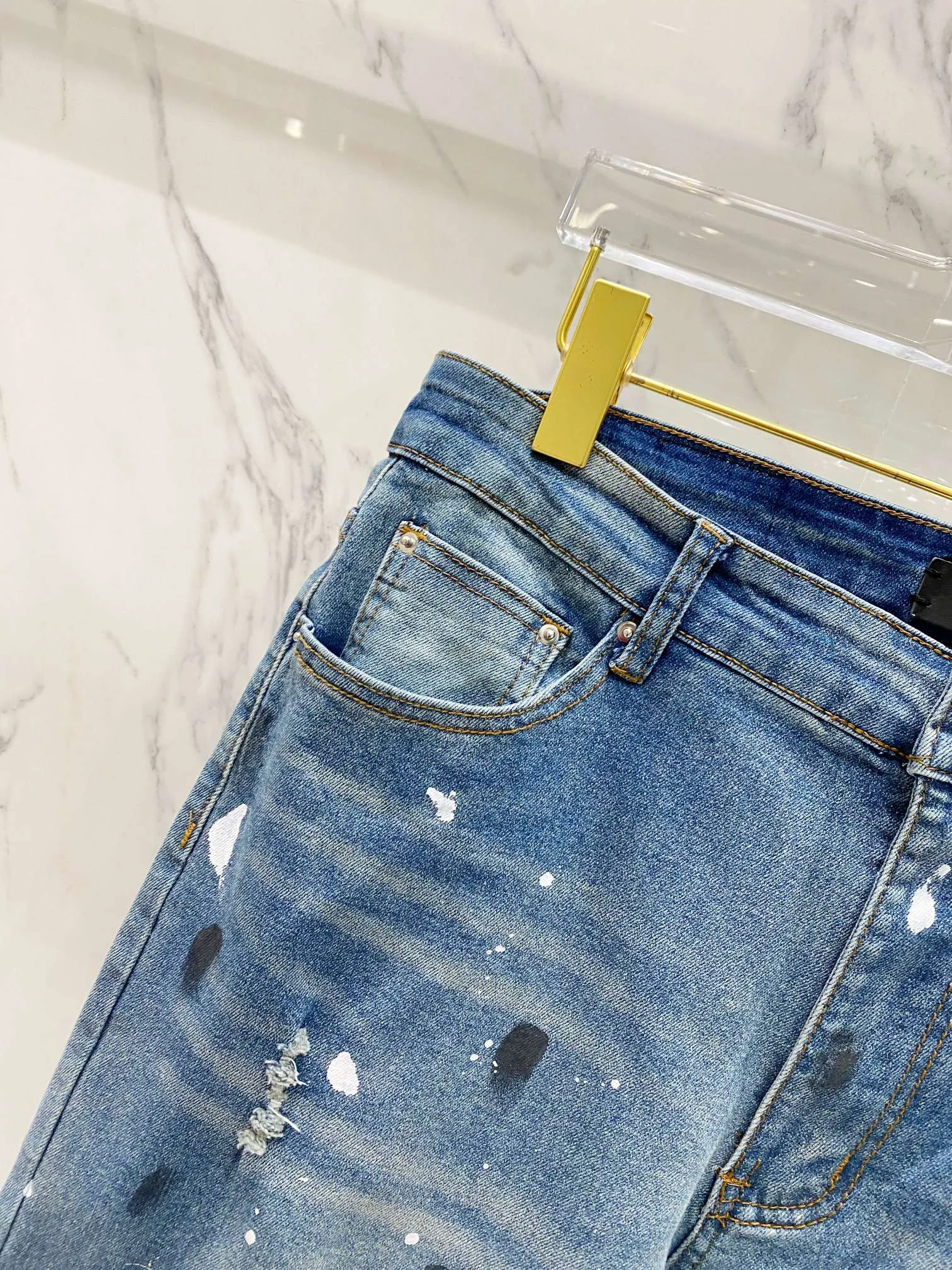 P240 Amiri ripped holes splashed with ink and hot diamonds MX1 leather denim patch jeans high street slim jeans distressed ripped holes high street slim trousers Size: 28-34 corresponding to S-XL