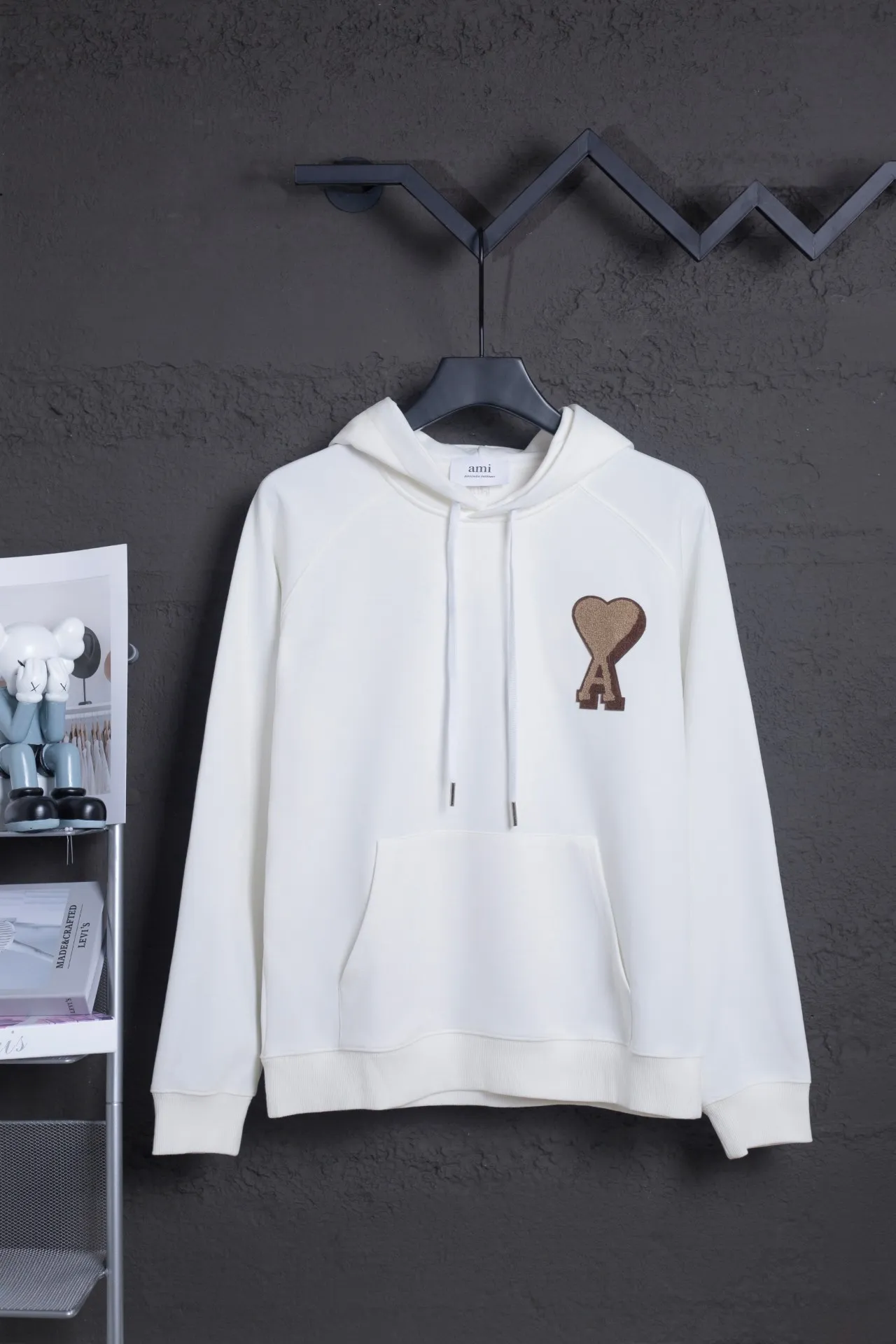 P176 AMI 25 autumn and winter new towel embroidered big heart towel embroidered raglan hooded sweatshirt, customized 360g pure cotton fabric, high version, new main wheat, washed wheat, same style for men and women, color: white, size: S-XL