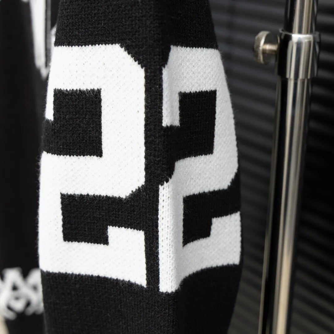 P300 Style: AMIRI Emir 3D letter number 22 long-sleeved sweater Size: S-XXL Fabric: Wool blend Accessories: Full set of customized original accessories No gender distinction, same style for men and women