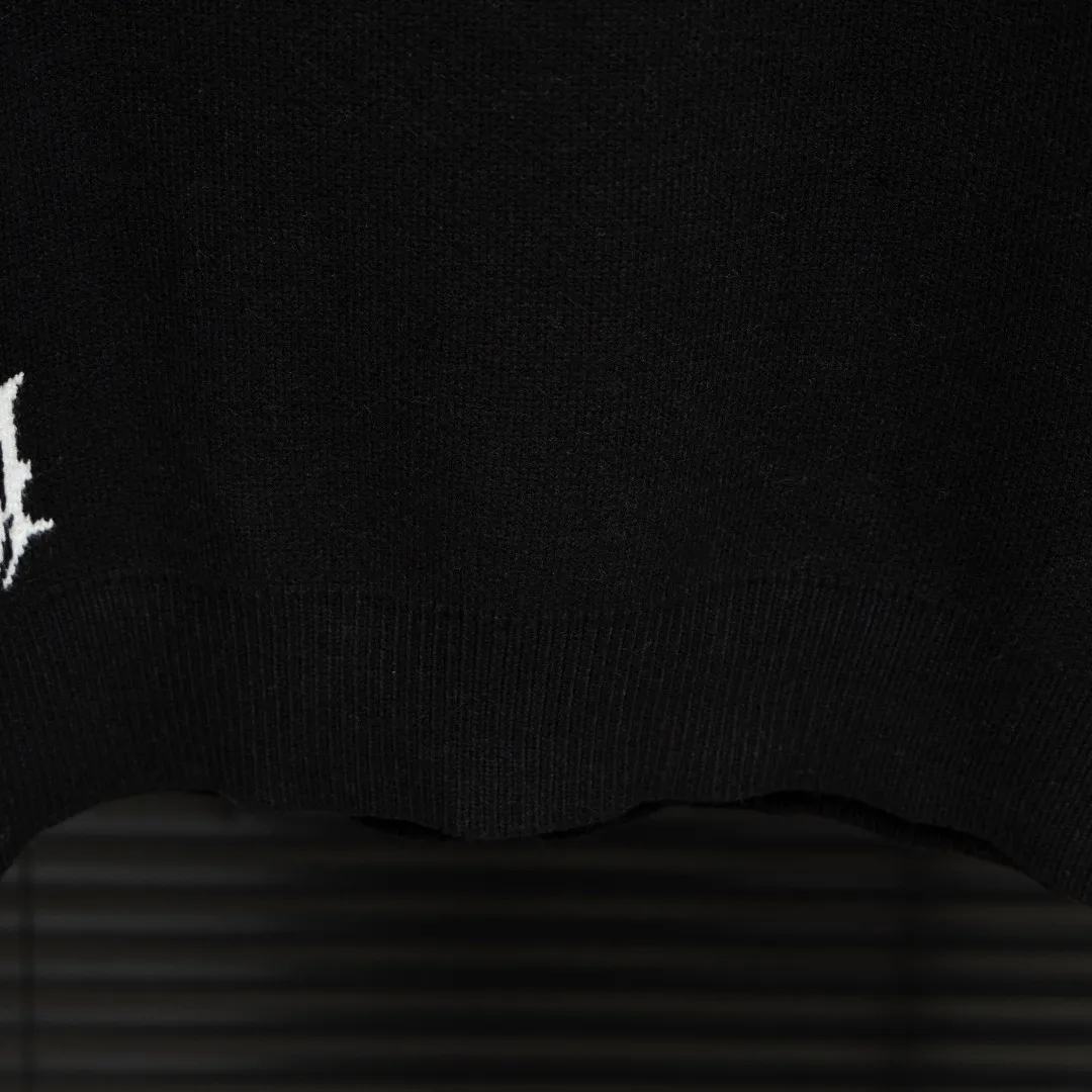 P300 Style: AMIRI Emir 3D letter number 22 long-sleeved sweater Size: S-XXL Fabric: Wool blend Accessories: Full set of customized original accessories No gender distinction, same style for men and women