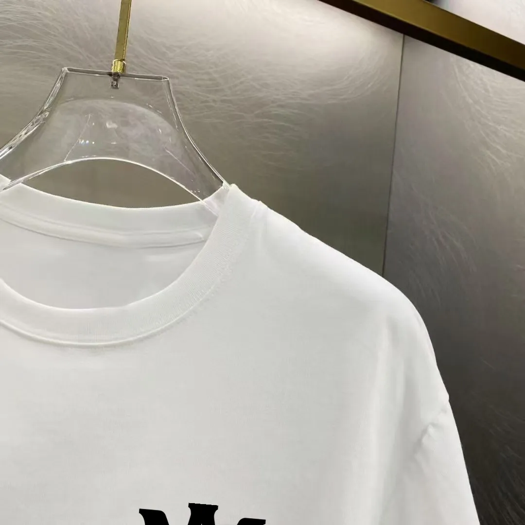 P140 AMIRI 2025 early spring new style debut counter latest short-sleeved round neck T-shirt, high-end custom design, avant-garde and fashionable! High-end customized high-count long-staple cotton fabric. Comfortable to wear. Exquisite counter-level stitching. Fine workmanship. The upper body effect is incomparably handsome! A must-have item for a stylish man! Size: S M L