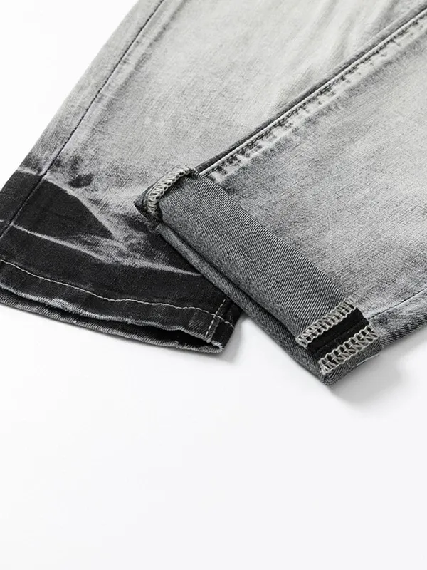 #N05 P246💰 (Top version) AMIRI hot high street jeans slim fit stretch washed knife cut trousers for men AMIRI amiri is transliterated as Emil, which is the name of the founder. Mike Amiri, the founder of amiri, grew up in Los Angeles, USA. He was influenced by local street culture and Punk Rock since childhood, so he founded the amiri brand named after himself. A variety of trendy clothing meets the needs of different trendy players. Amiri clothing has novel and unique styles and is a well-known street brand in the United States. The styles and styles of many clothes are loved by many street photographers. The various clothing styles meet the dressing needs of different people, show their unique temperament, and show the trend of dressing. amiri's jeans are relatively famous. Not only do they have many styles, but the quality of the jeans is also very good. Many celebrities have also worn amiri brand jeans. Color: Picture color Size: 28, 30, 32, 34, 36 28 30 32 34 36 Waist 71 76 81 86 91 Qianlang 26.5 27.5 28.5 29.5 30.5 Hou Lang 37 38 39 40 41 Foot 14 14.8 15.6 16.4 17.2 Foreign Minister 100 102 104 106 107