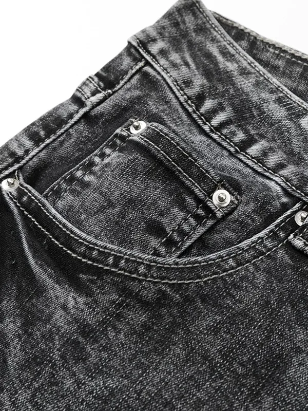 #N05 P246💰 (Top version) AMIRI hot high street jeans slim fit stretch washed knife cut trousers for men AMIRI amiri is transliterated as Emil, which is the name of the founder. Mike Amiri, the founder of amiri, grew up in Los Angeles, USA. He was influenced by local street culture and Punk Rock since childhood, so he founded the amiri brand named after himself. A variety of trendy clothing meets the needs of different trendy players. Amiri clothing has novel and unique styles and is a well-known street brand in the United States. The styles and styles of many clothes are loved by many street photographers. The various clothing styles meet the dressing needs of different people, show their unique temperament, and show the trend of dressing. amiri's jeans are relatively famous. Not only do they have many styles, but the quality of the jeans is also very good. Many celebrities have also worn amiri brand jeans. Color: Picture color Size: 28, 30, 32, 34, 36 28 30 32 34 36 Waist 71 76 81 86 91 Qianlang 26.5 27.5 28.5 29.5 30.5 Hou Lang 37 38 39 40 41 Foot 14 14.8 15.6 16.4 17.2 Foreign Minister 100 102 104 106 107