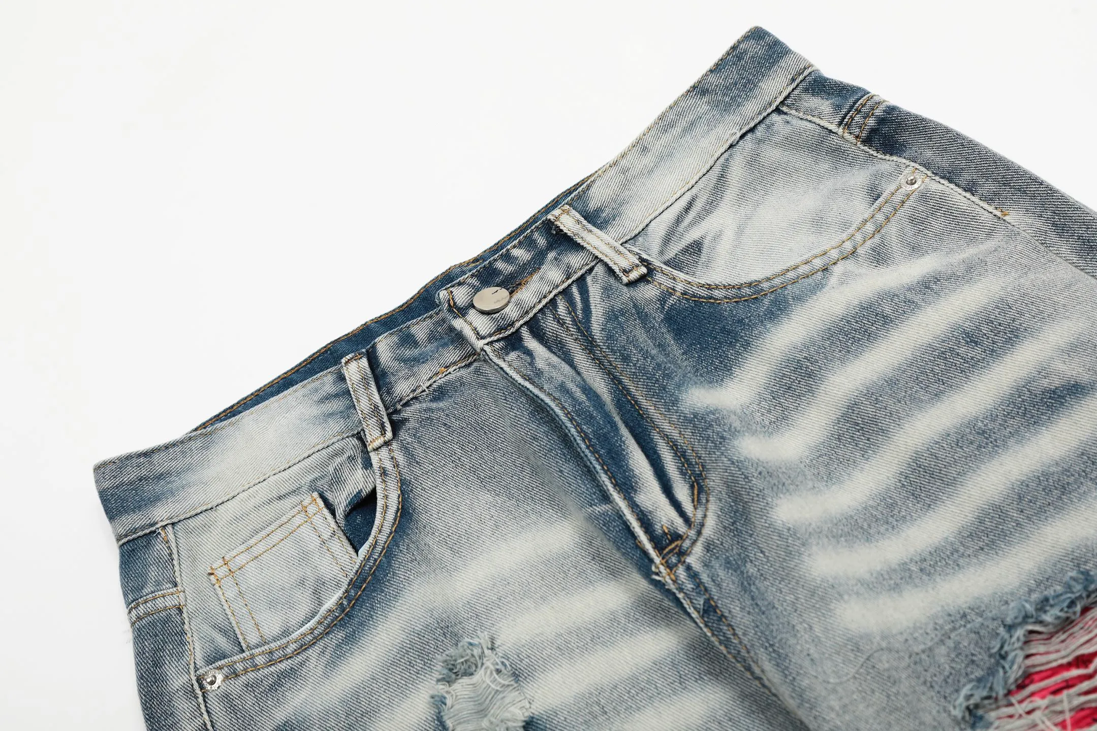 #M32 P168💰 Amiri classic embroidered leather ripped letter jeans slim fit jeans. Produced by a major washed factory. Full of high-end. Partial destruction of the knees and patchwork design. Already used as a facade design. Leather waist nameplate. The focus of this style is not on the washing, but on the destroyed shape and version. The secret lies in the craftsmanship of the master. The cost of post-processing, grinding, cutting, etc. is far beyond the cost of assembly line products. Color: Picture color Size: 30-32-34-36