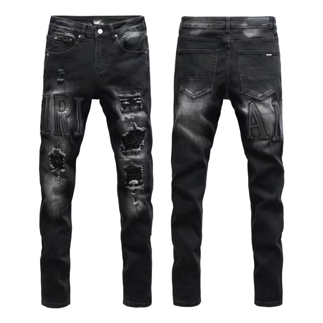 #N04 P246💰 (Extreme Version) AMIRI High Street Jeans Slim Fit Stretch Washed Knife Cut Hole Pants Men's Fashion AMIRI amiri is transliterated as Emil, which is the name of the founder. Mike Amiri, the founder of amiri, grew up in Los Angeles, USA. He was influenced by local street culture and Punk Rock since childhood, so he founded the amiri brand named after himself. A variety of trendy clothing meets the needs of different fashion players. Amiri clothing has novel and unique styles and is a well-known street brand in the United States. The styles and styles of many clothes are loved by many street photographers. The various clothing styles meet the dressing needs of different people, show their unique temperament, and show the trend of dressing. amiri's jeans are relatively famous. Not only do they have many styles, but the quality of the jeans is also very good. Many celebrities have also worn amiri brand jeans. Color: Picture color Size: 28, 30, 32, 34, 36 28 30 32 34 36 Waist 71 76 81 86 91 Qianlang 26.5 27.5 28.5 29.5 30.5 Hou Lang 37 38 39 40 41 Foot 14 14.8 15.6 16.4 17.2 Foreign Minister 100 102 104 106 107