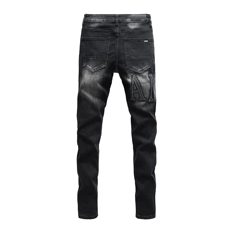 #N04 P246💰 (Extreme Version) AMIRI High Street Jeans Slim Fit Stretch Washed Knife Cut Hole Pants Men's Fashion AMIRI amiri is transliterated as Emil, which is the name of the founder. Mike Amiri, the founder of amiri, grew up in Los Angeles, USA. He was influenced by local street culture and Punk Rock since childhood, so he founded the amiri brand named after himself. A variety of trendy clothing meets the needs of different fashion players. Amiri clothing has novel and unique styles and is a well-known street brand in the United States. The styles and styles of many clothes are loved by many street photographers. The various clothing styles meet the dressing needs of different people, show their unique temperament, and show the trend of dressing. amiri's jeans are relatively famous. Not only do they have many styles, but the quality of the jeans is also very good. Many celebrities have also worn amiri brand jeans. Color: Picture color Size: 28, 30, 32, 34, 36 28 30 32 34 36 Waist 71 76 81 86 91 Qianlang 26.5 27.5 28.5 29.5 30.5 Hou Lang 37 38 39 40 41 Foot 14 14.8 15.6 16.4 17.2 Foreign Minister 100 102 104 106 107