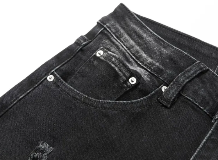 #N04 P246💰 (Extreme Version) AMIRI High Street Jeans Slim Fit Stretch Washed Knife Cut Hole Pants Men's Fashion AMIRI amiri is transliterated as Emil, which is the name of the founder. Mike Amiri, the founder of amiri, grew up in Los Angeles, USA. He was influenced by local street culture and Punk Rock since childhood, so he founded the amiri brand named after himself. A variety of trendy clothing meets the needs of different fashion players. Amiri clothing has novel and unique styles and is a well-known street brand in the United States. The styles and styles of many clothes are loved by many street photographers. The various clothing styles meet the dressing needs of different people, show their unique temperament, and show the trend of dressing. amiri's jeans are relatively famous. Not only do they have many styles, but the quality of the jeans is also very good. Many celebrities have also worn amiri brand jeans. Color: Picture color Size: 28, 30, 32, 34, 36 28 30 32 34 36 Waist 71 76 81 86 91 Qianlang 26.5 27.5 28.5 29.5 30.5 Hou Lang 37 38 39 40 41 Foot 14 14.8 15.6 16.4 17.2 Foreign Minister 100 102 104 106 107
